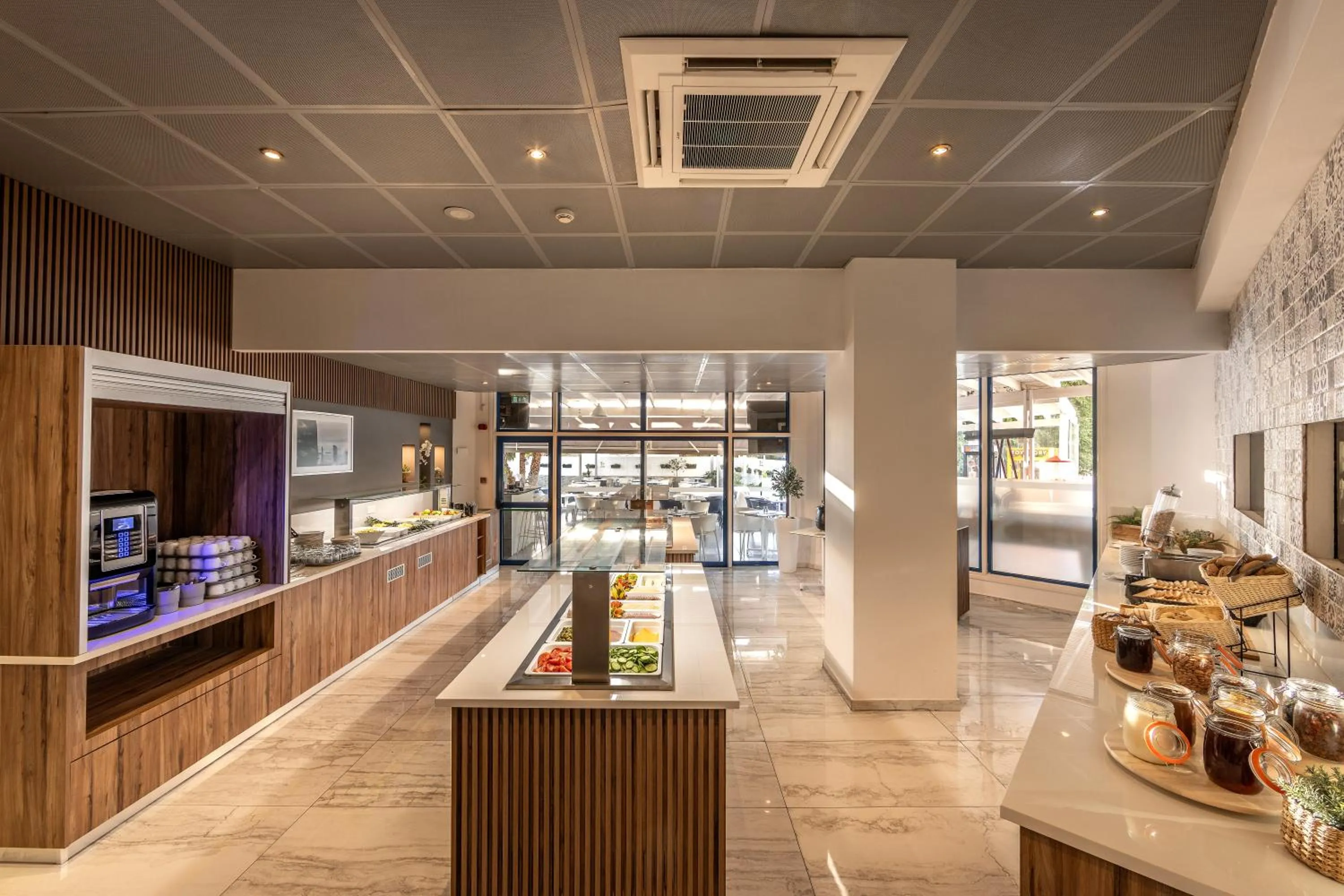 Lantiana Gardens ApartHotel