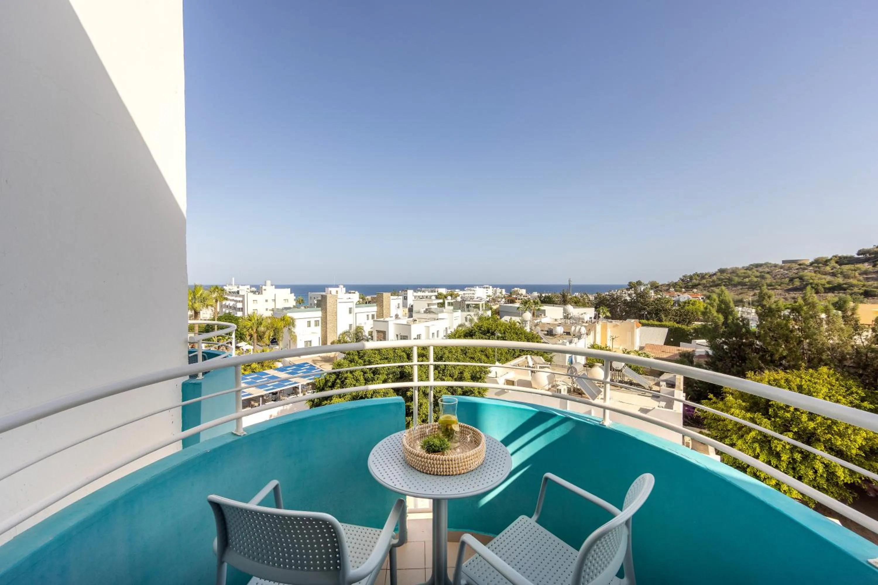 Lantiana Gardens ApartHotel