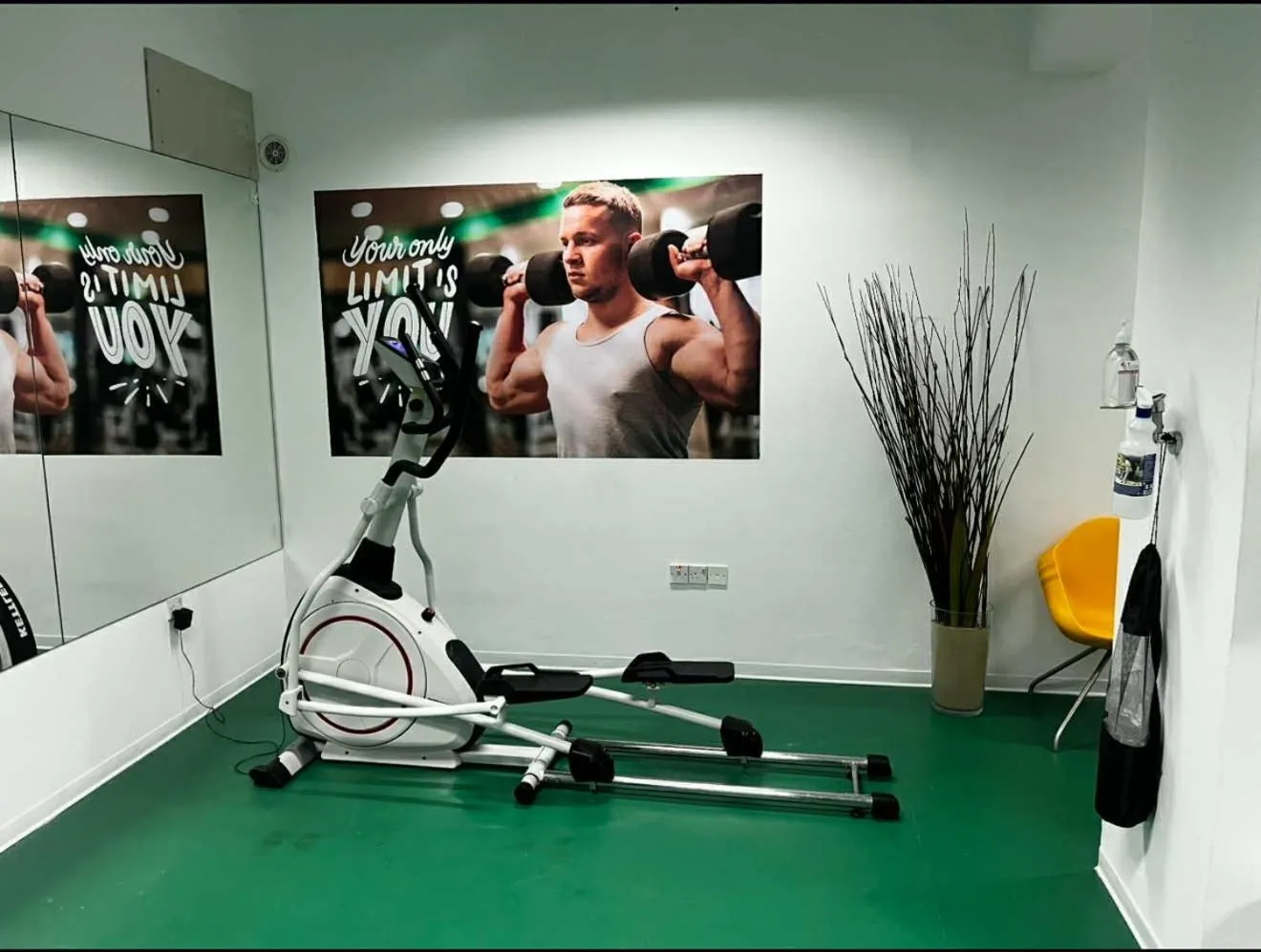 Fitness centre/facilities in Lantiana Gardens ApartHotel