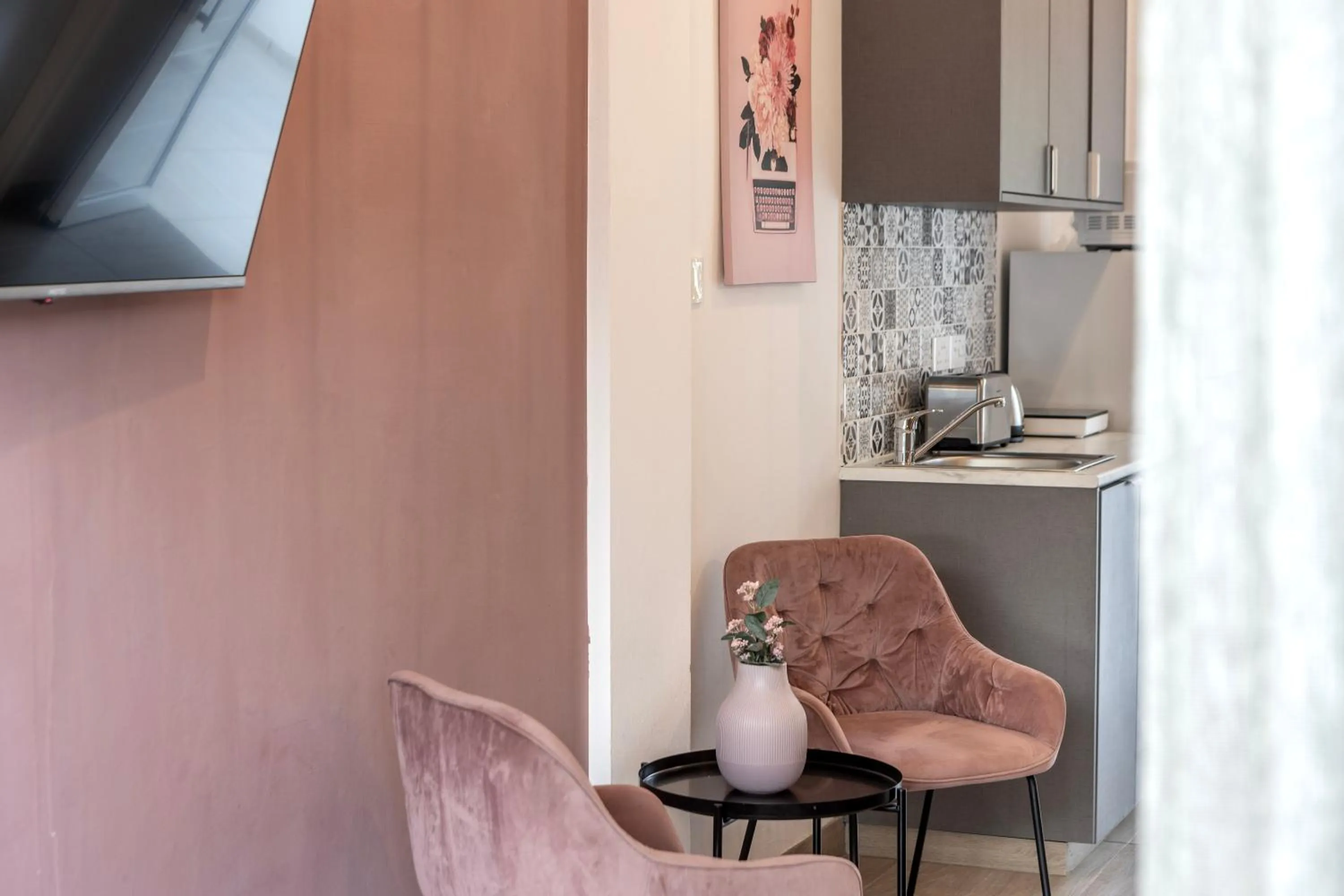 Lantiana Gardens ApartHotel