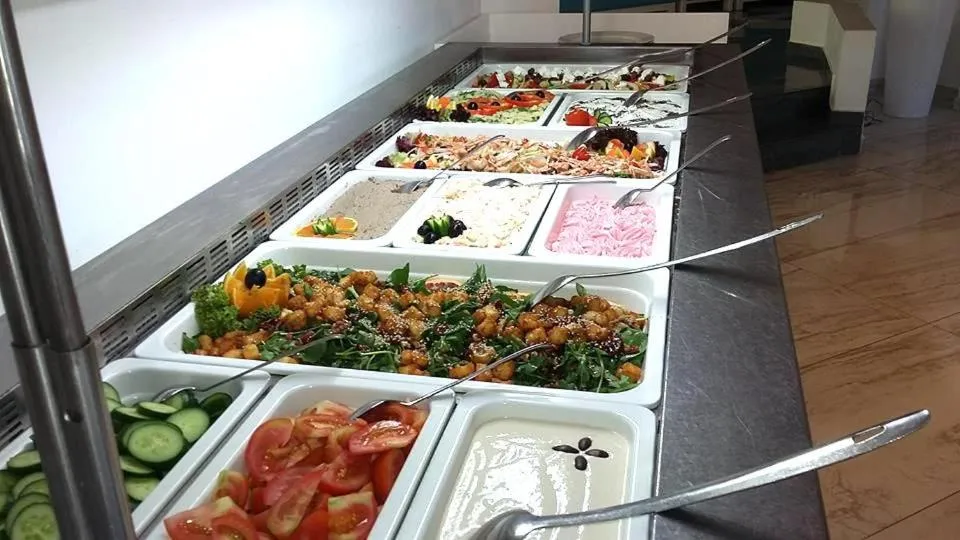 Food in Lantiana Gardens ApartHotel