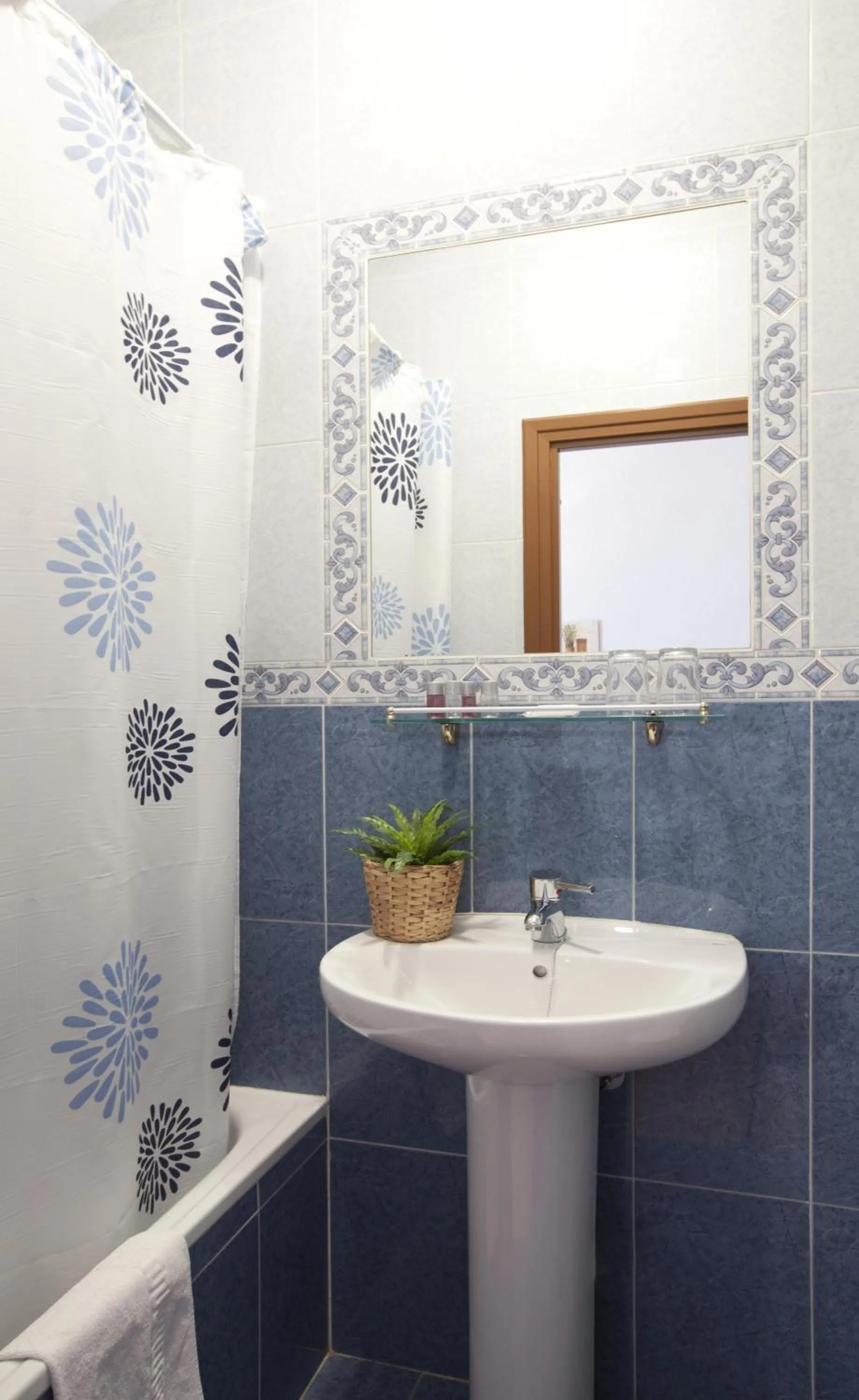 Bathroom in Hostal Condestable