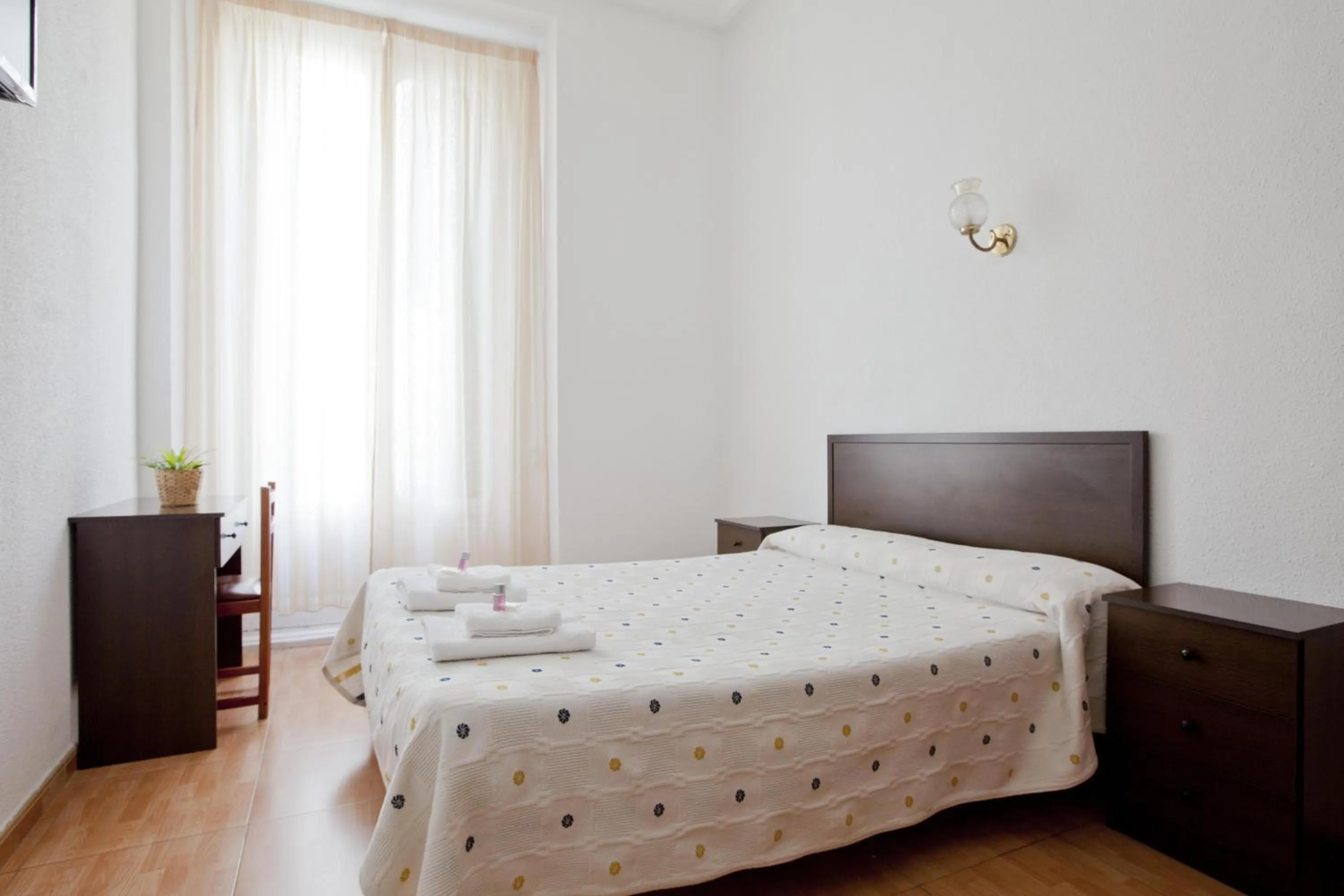 Photo of the whole room, Bed in Hostal Condestable