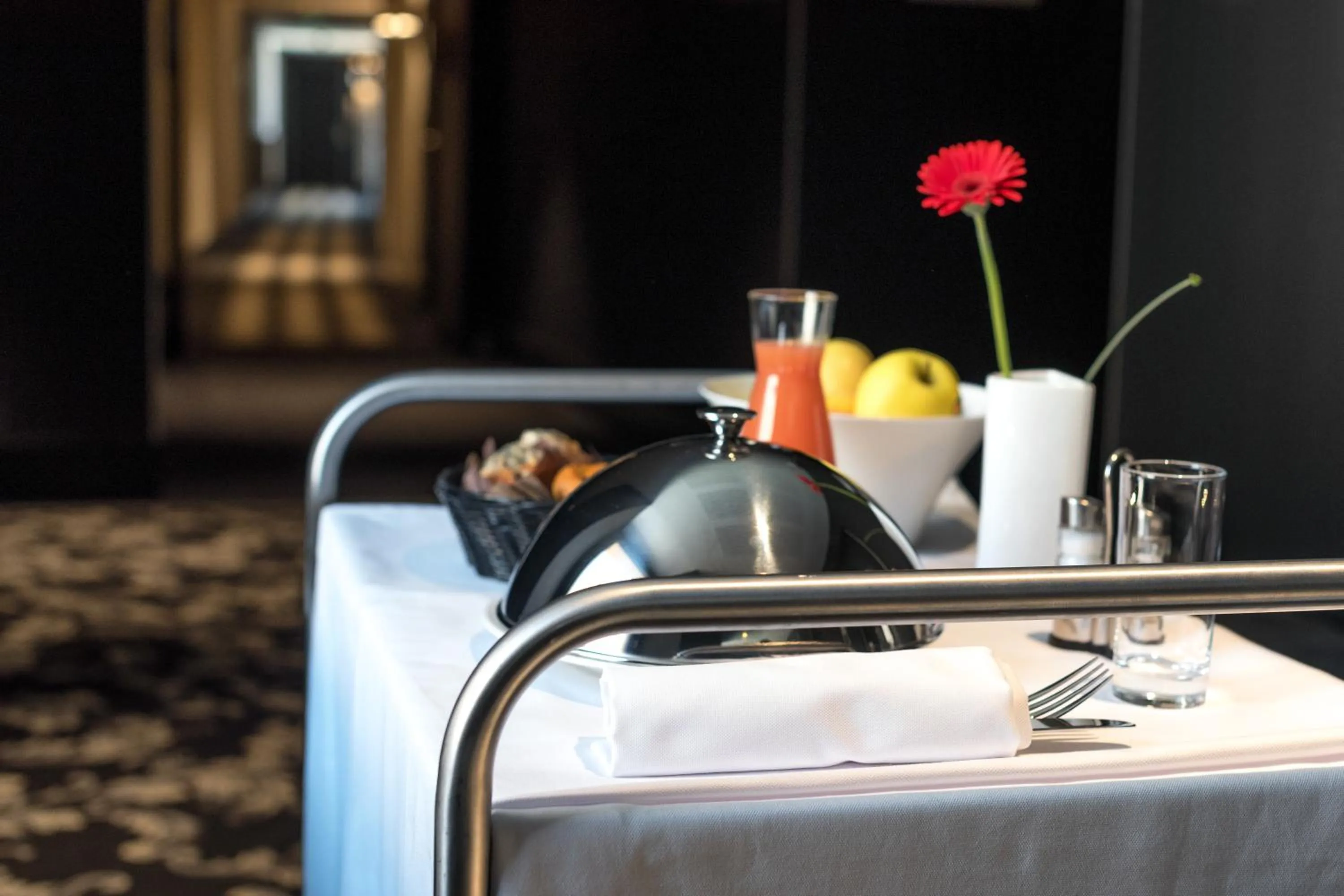 Coffee/tea facilities in Hotel du Roi & Spa by SOWELL COLLECTION