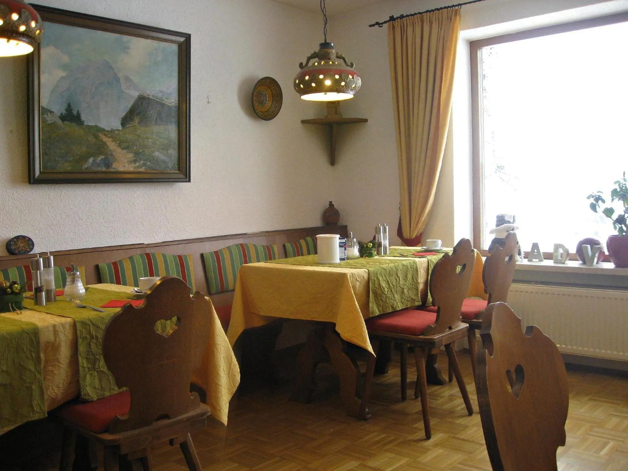 Restaurant/places to eat in Tourist Hotel Boehm