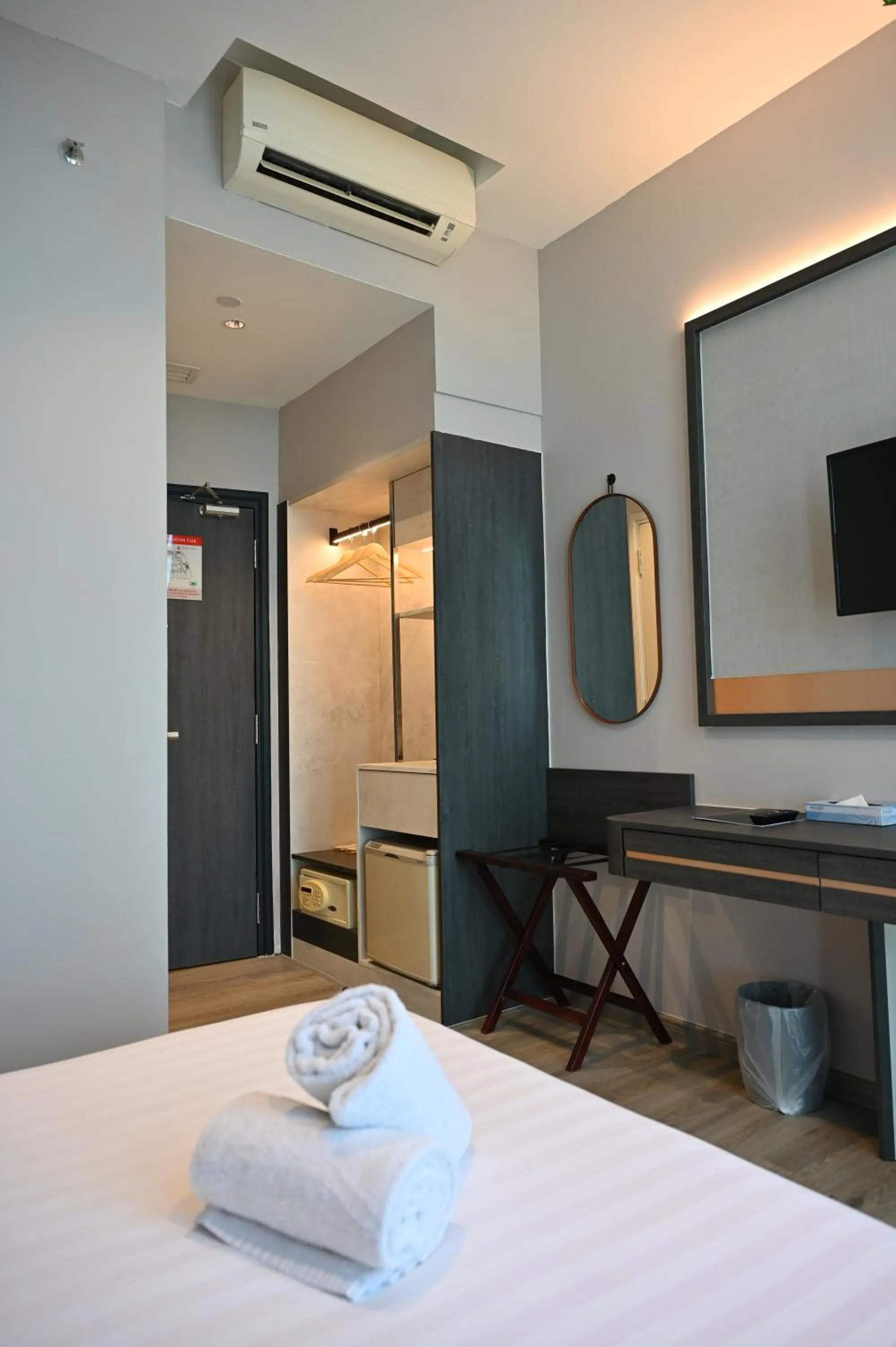 Bedroom, Bed in Abell Hotel