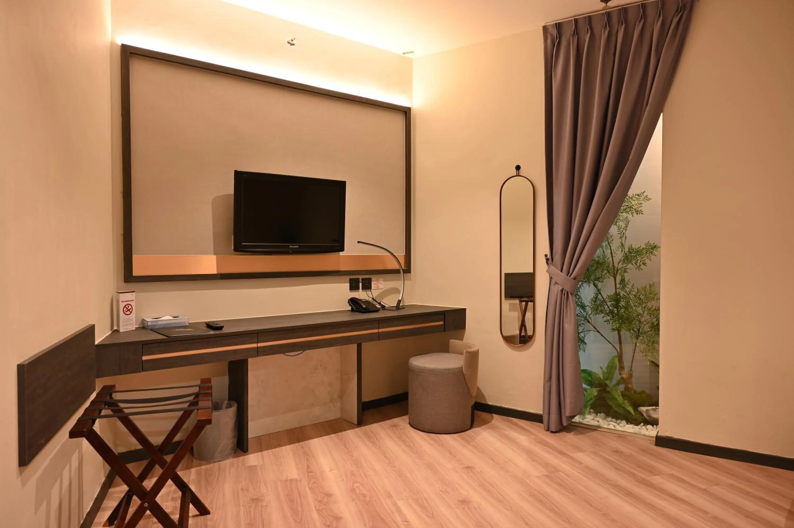 TV and multimedia in Abell Hotel