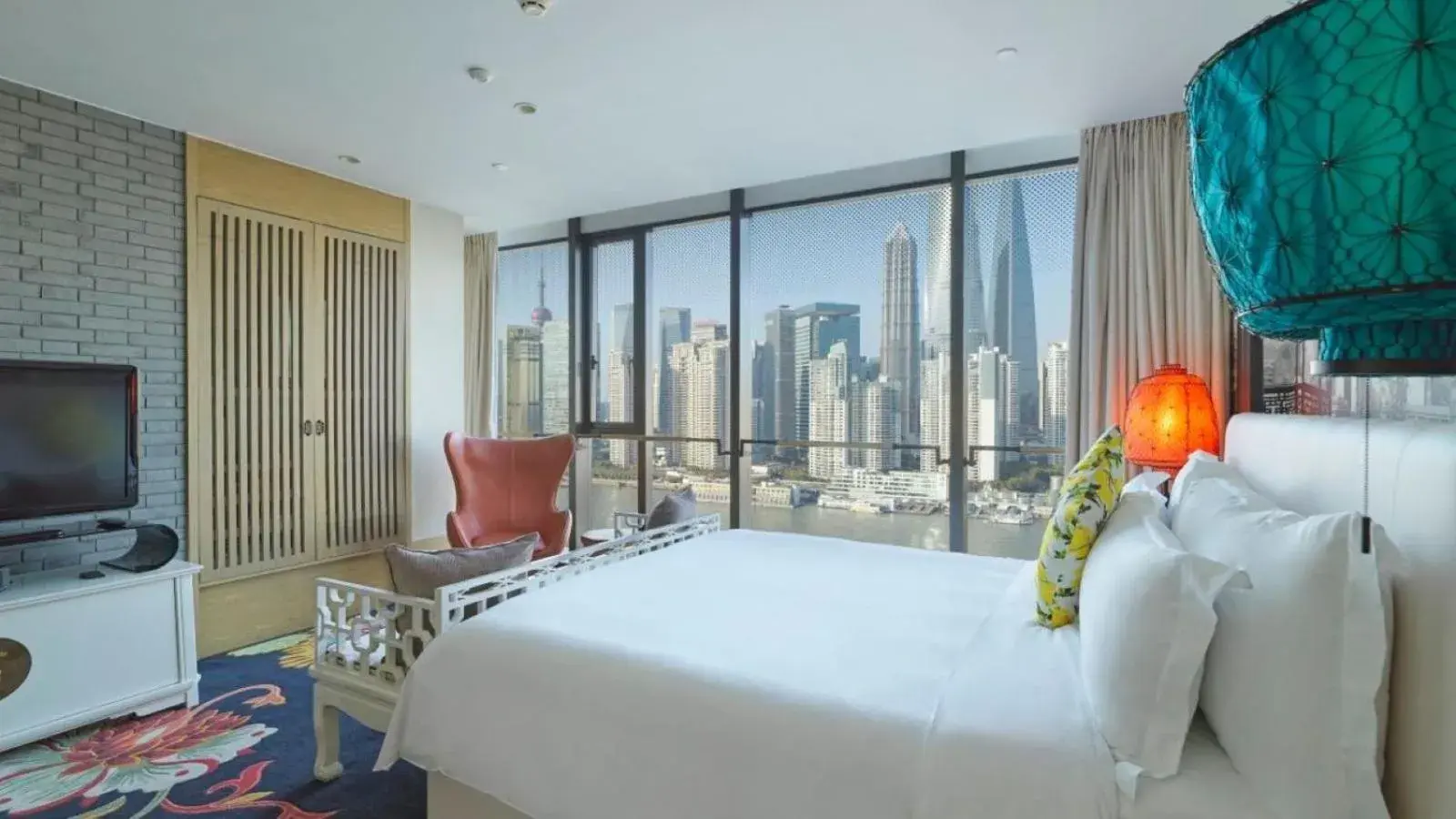Premium King Room with River View in Hotel Indigo Shanghai On The Bund by IHG Premium King Room with River View in Hotel Indigo Shanghai On The Bund by IHG