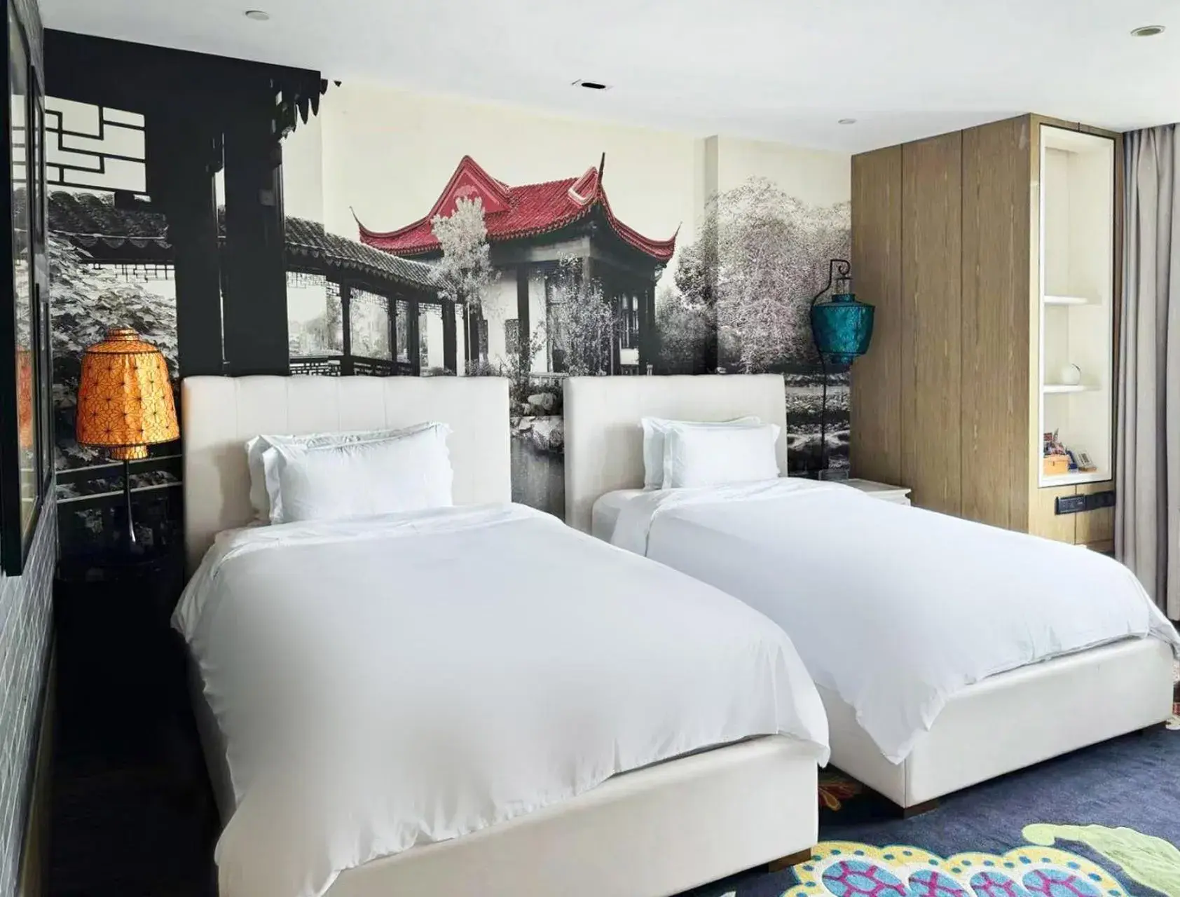 Standard Twin Room with River View in Hotel Indigo Shanghai On The Bund by IHG Standard Twin Room with River View in Hotel Indigo Shanghai On The Bund by IHG