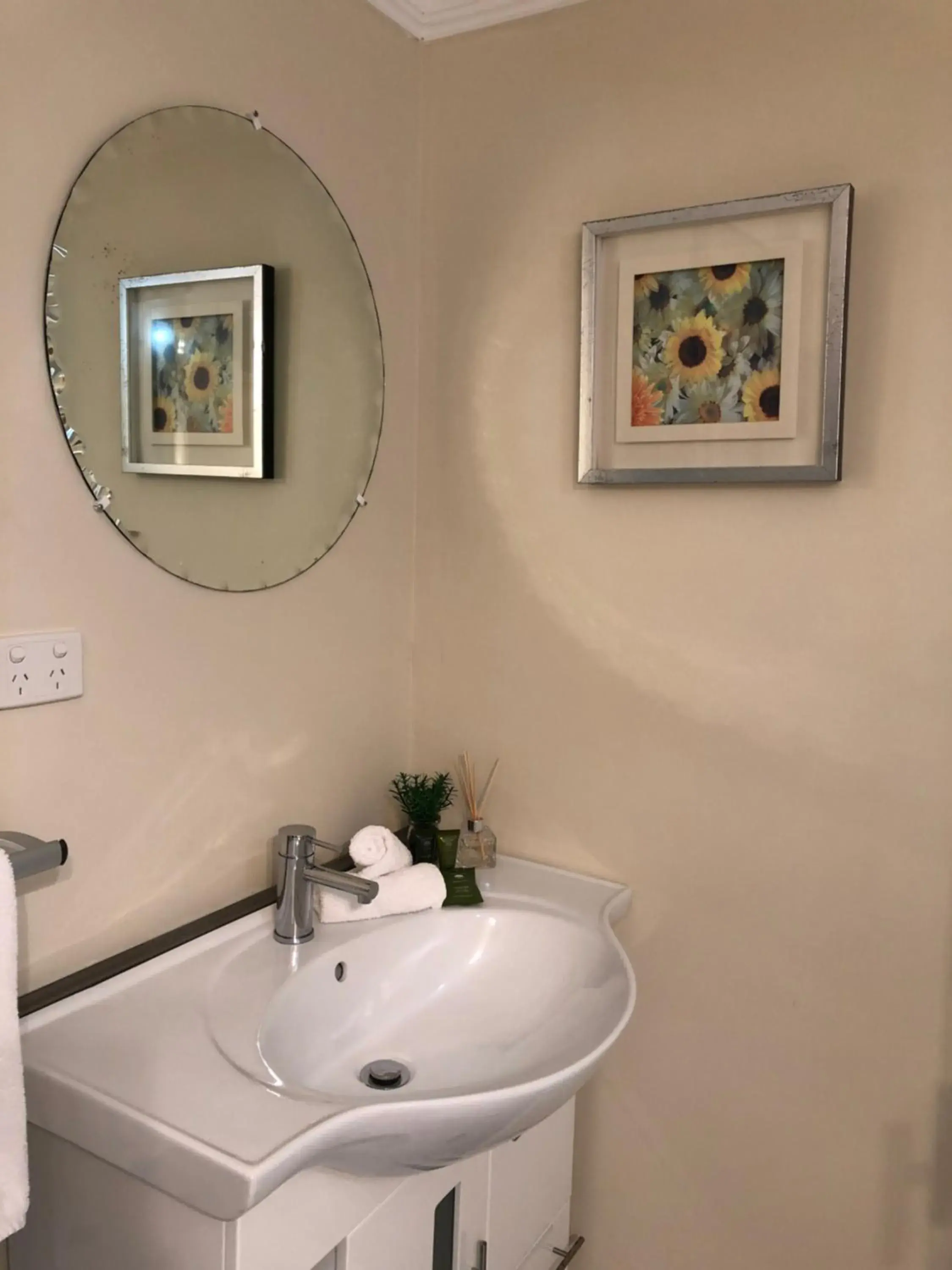 Three-Bedroom House in Macedon Ranges Hotel & Spa Three-Bedroom House in Macedon Ranges Hotel & Spa