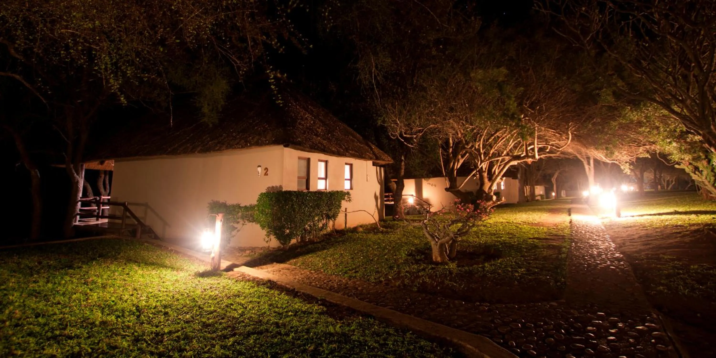 Property building in Nyati Safari Lodge