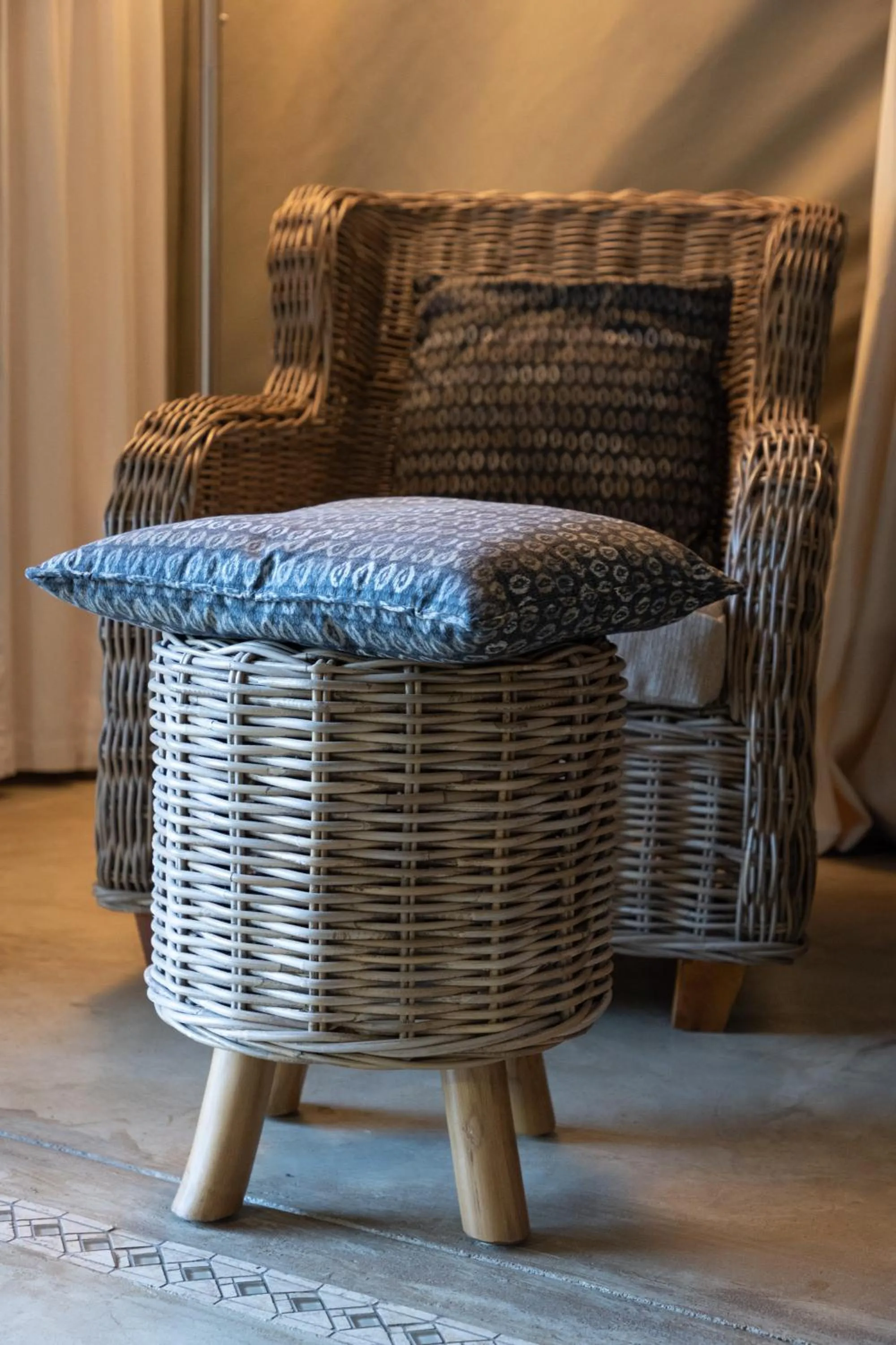 Living room in Nyati Safari Lodge