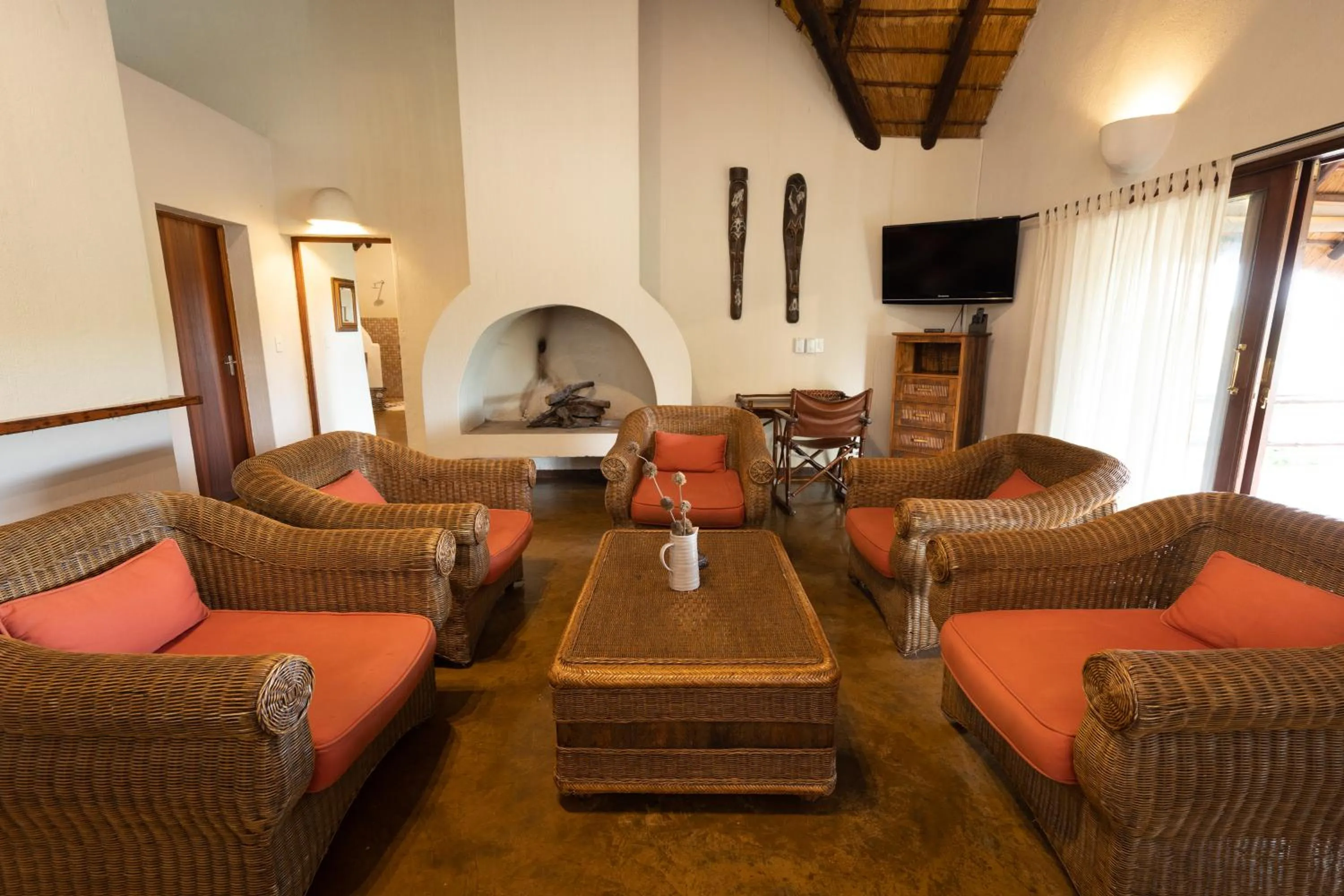 TV and multimedia in Nyati Safari Lodge