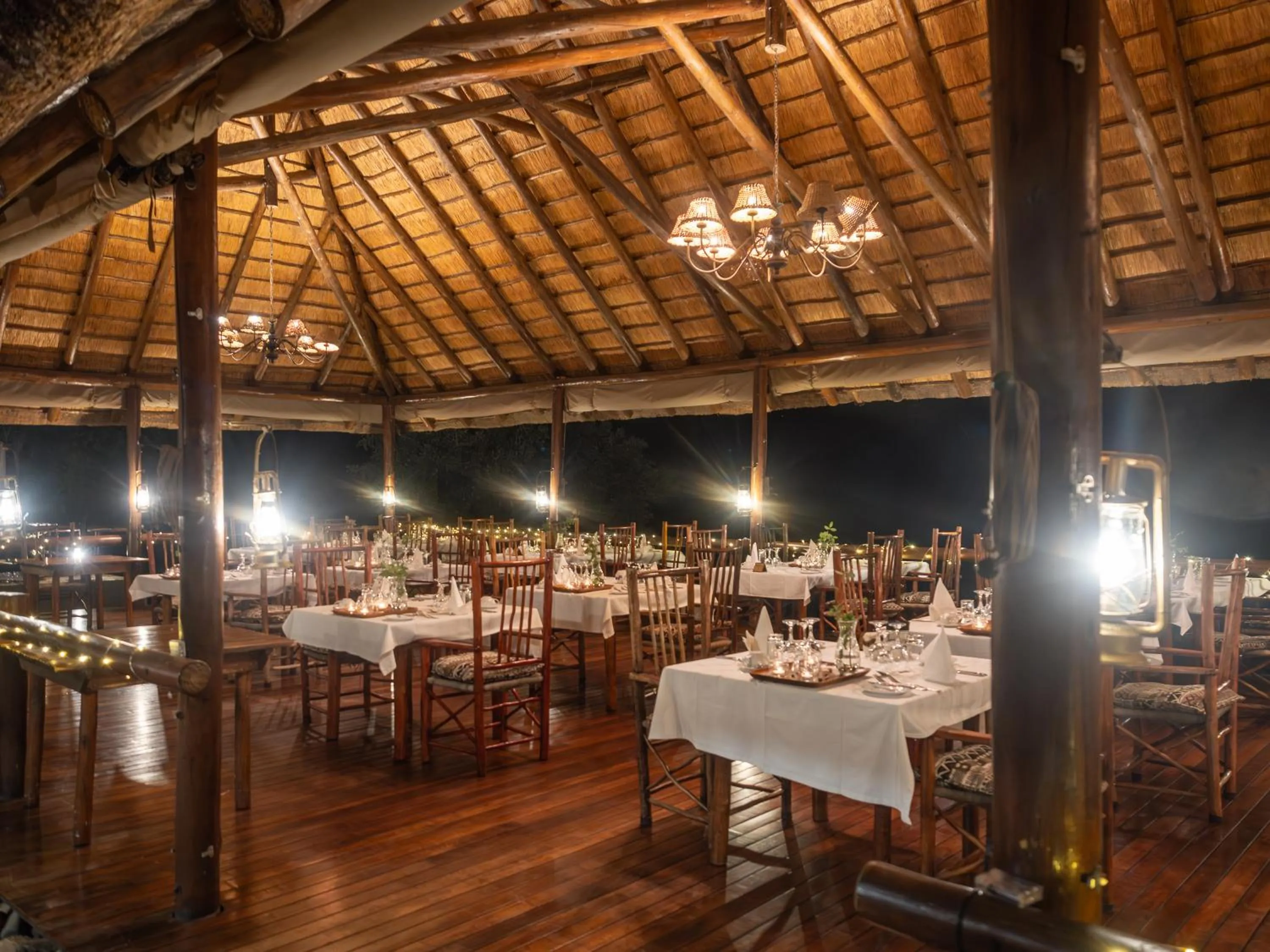 Restaurant/places to eat in Nyati Safari Lodge