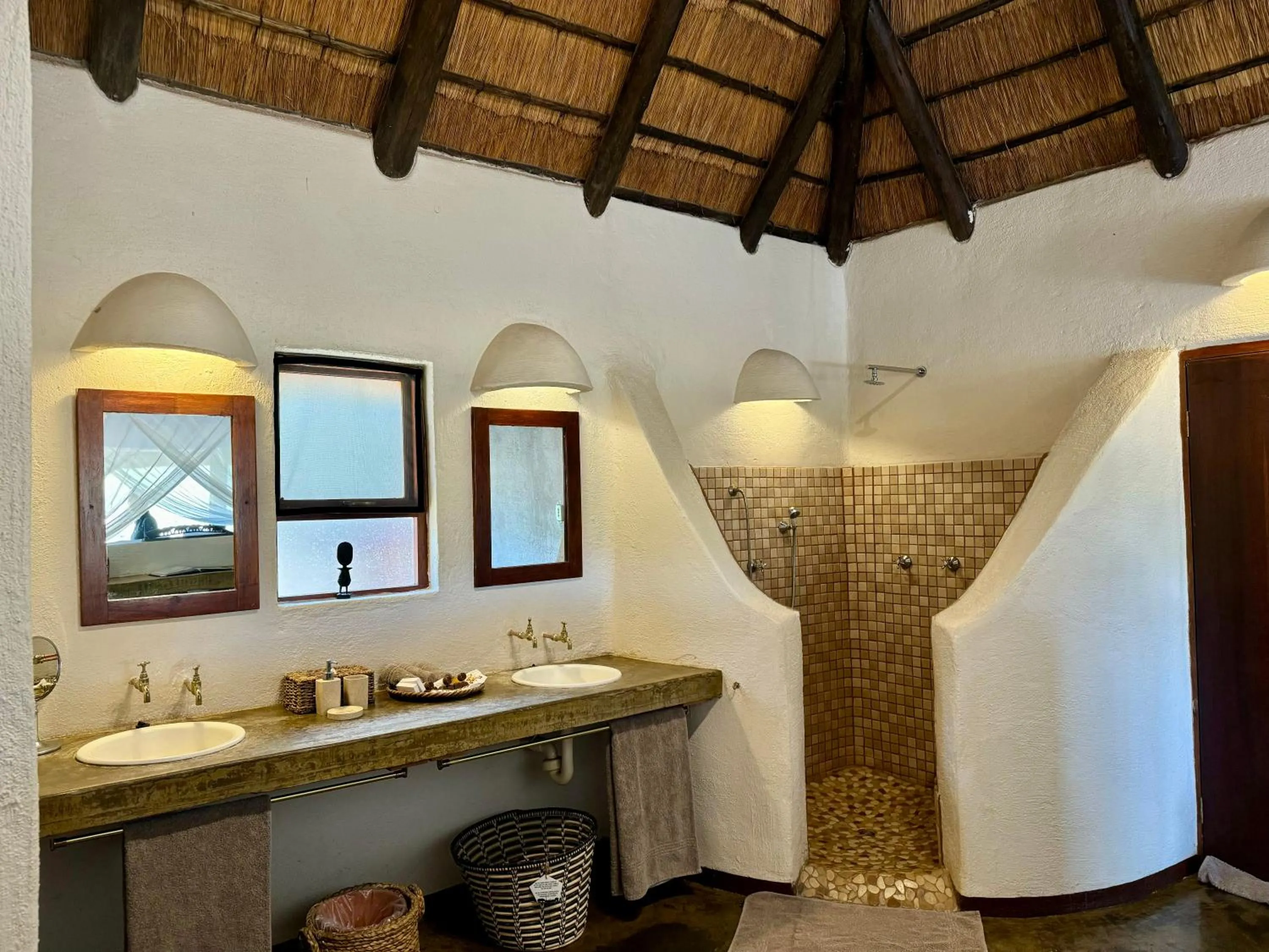Bathroom in Nyati Safari Lodge