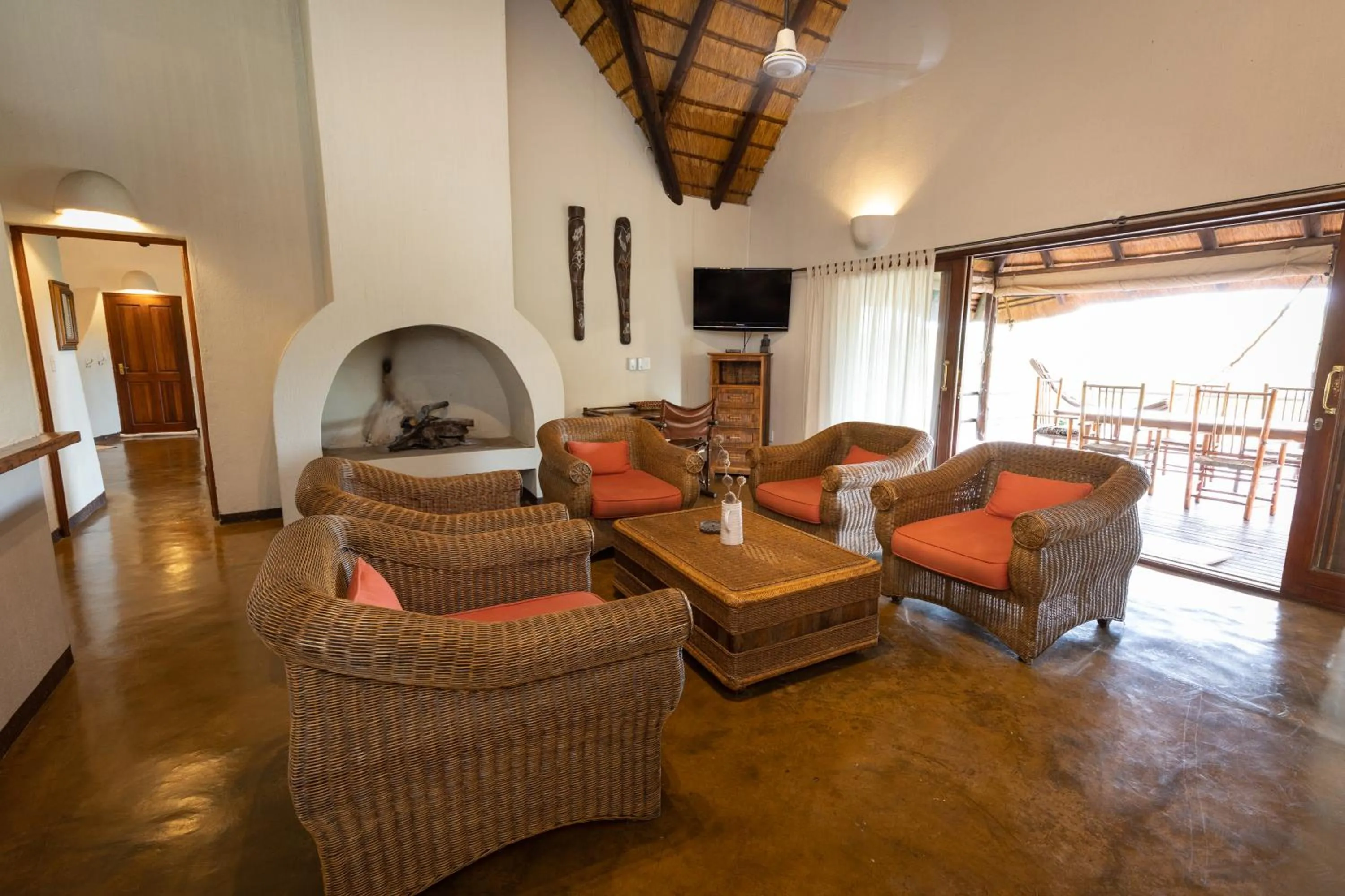 Communal lounge/ TV room in Nyati Safari Lodge