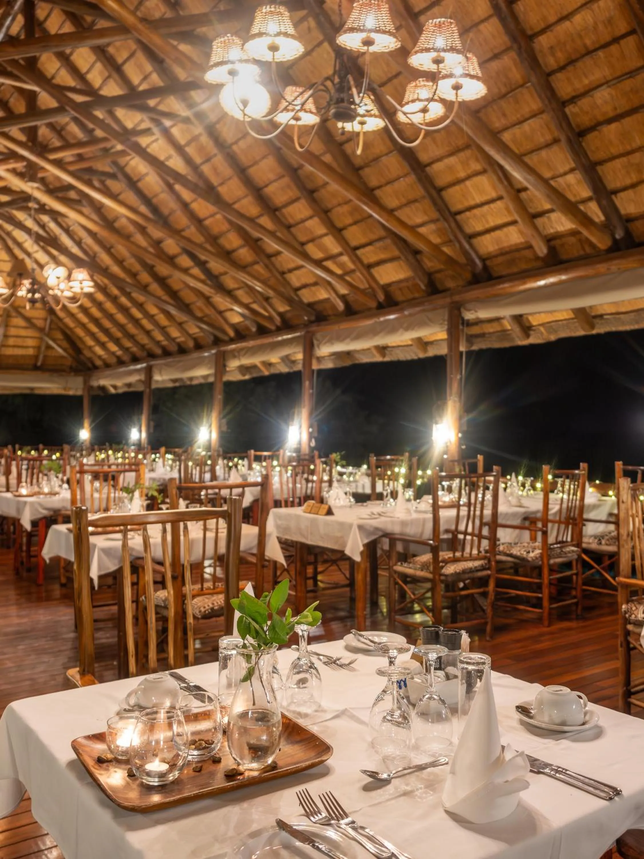 Restaurant/places to eat in Nyati Safari Lodge