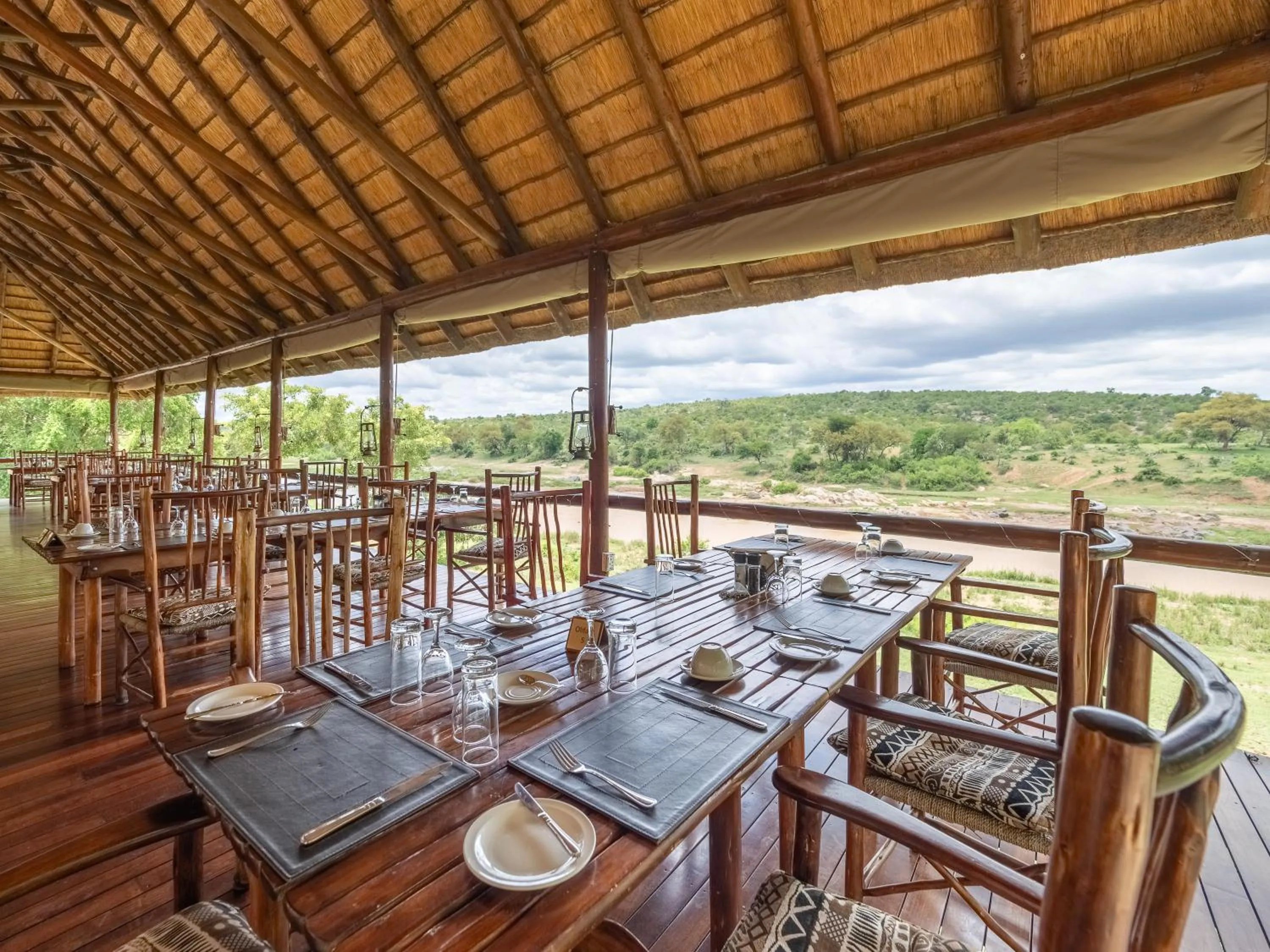 Restaurant/places to eat in Nyati Safari Lodge