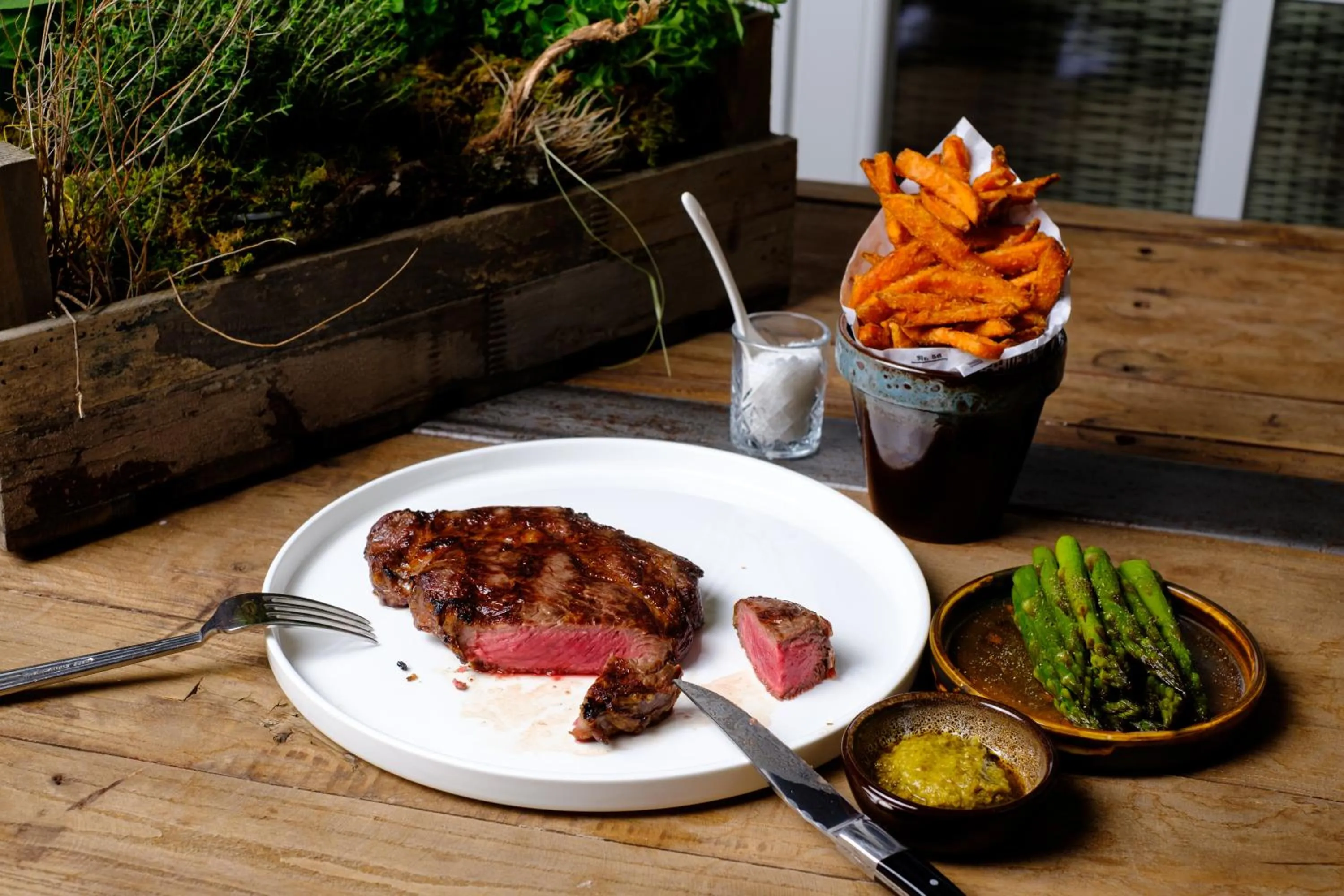 Food and drinks in The Starnbergsee Hideaway