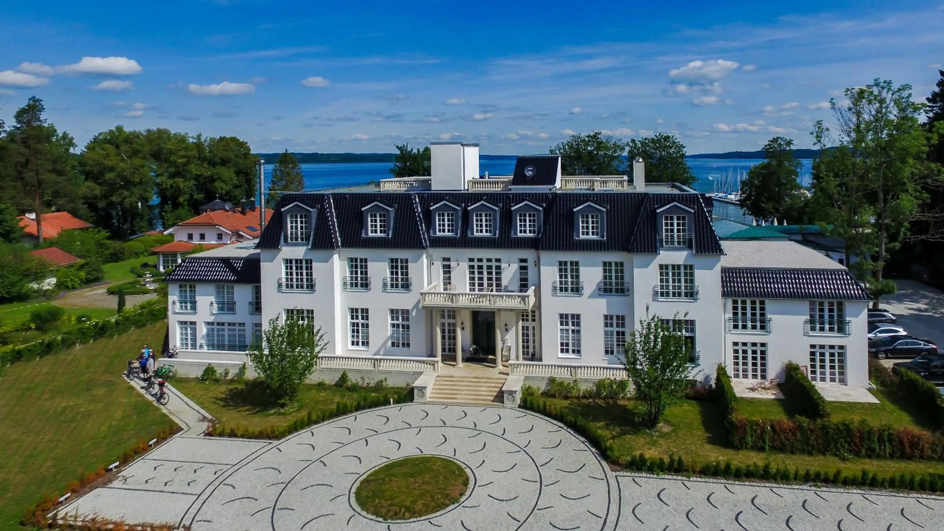 Property building in The Starnbergsee Hideaway