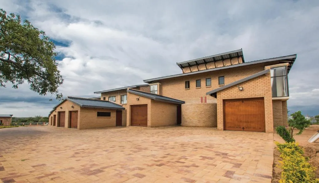 Hoyohoyo Acorns Lodge