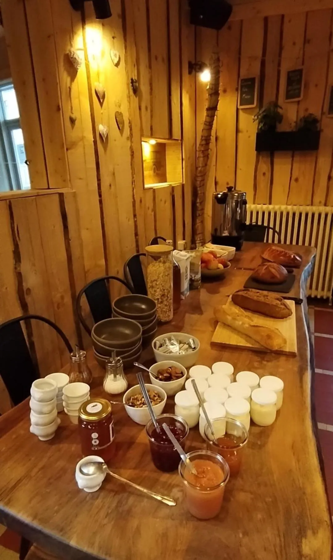 Breakfast in Auberge Buissonniere
