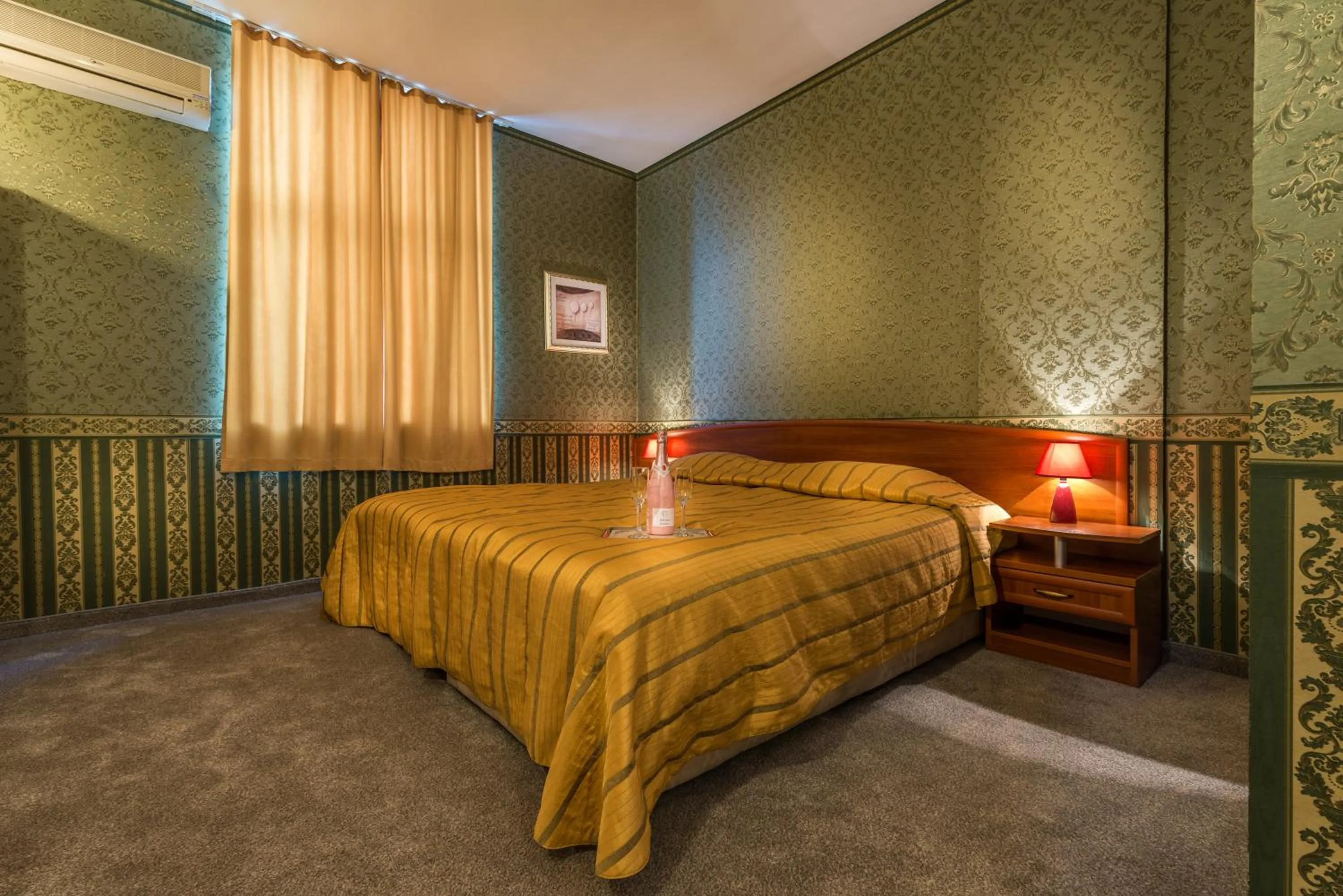 Bedroom, Bed in Family Hotel Chiplakoff