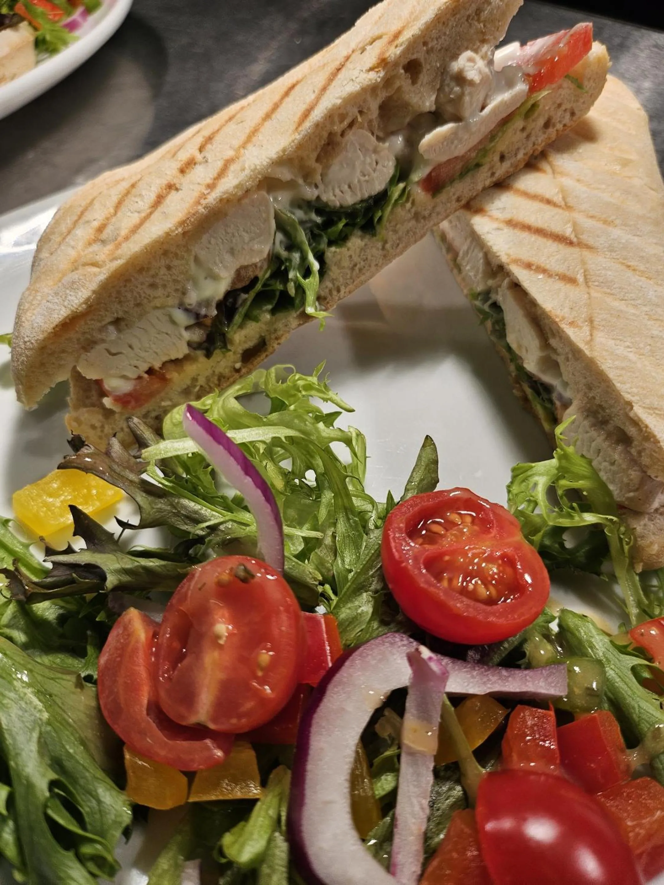 Food and drinks in Brunel Inn