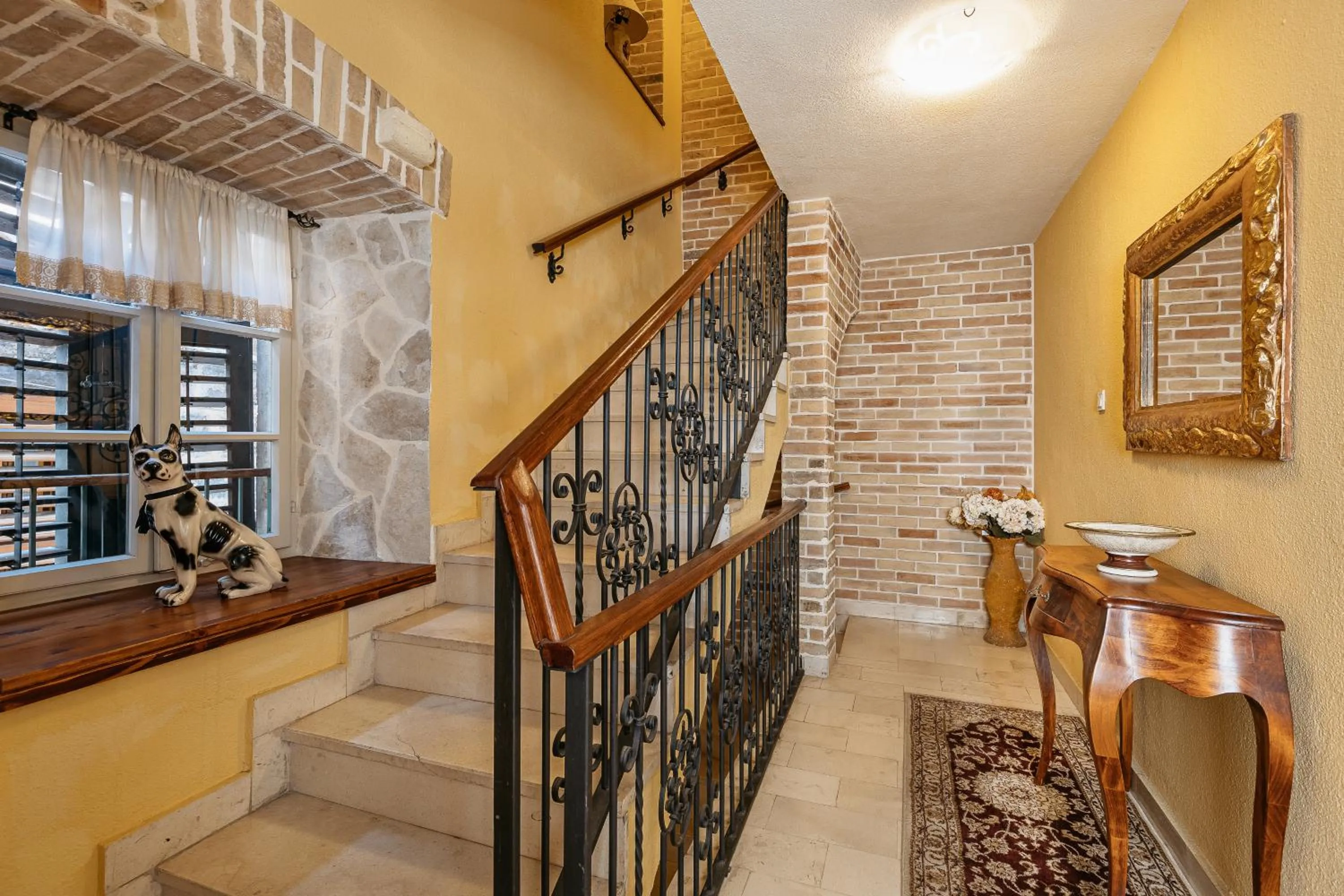 Property building in Hotel Monte Cristo