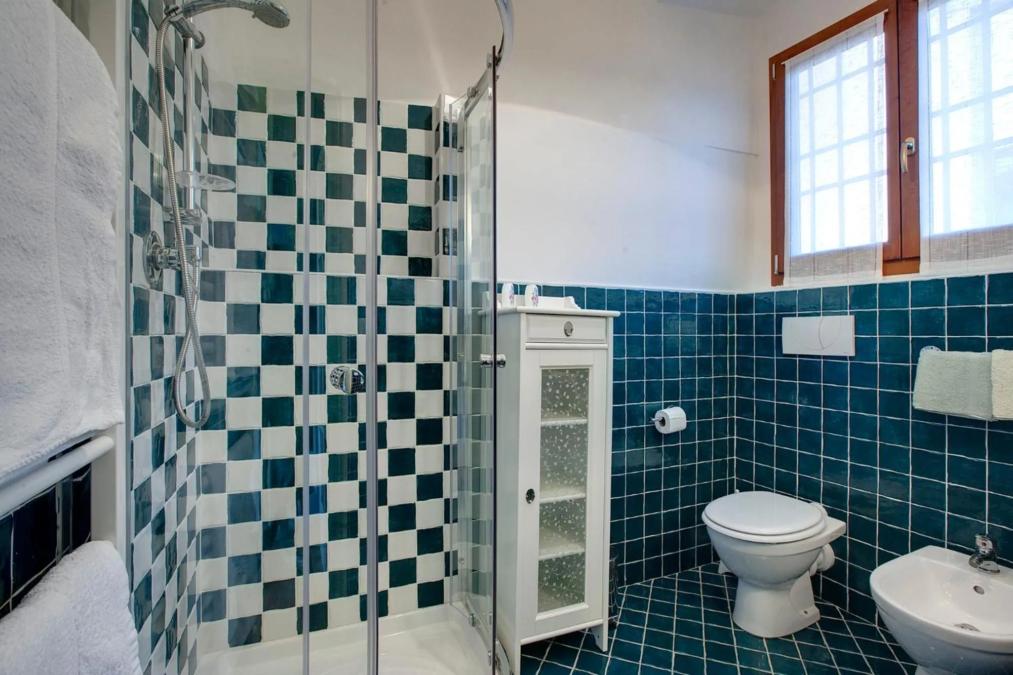 Bathroom in Torre Donati by Mmega