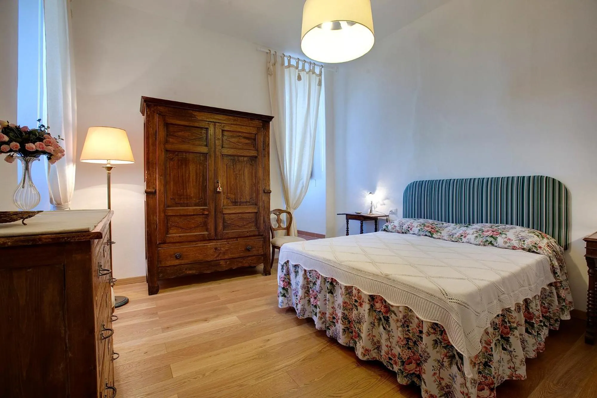 Bedroom, Bed in Torre Donati by Mmega