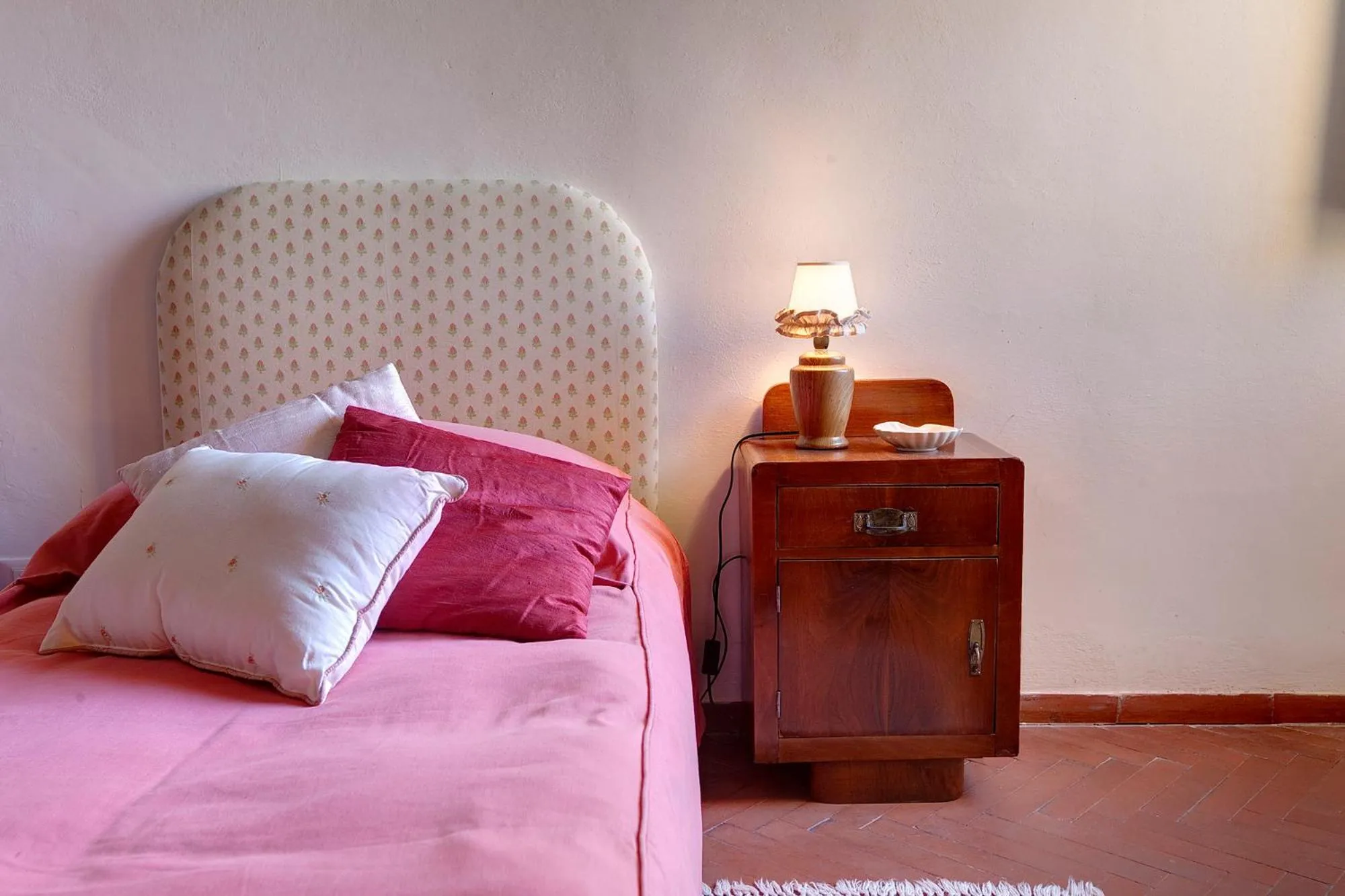 Bedroom, Bed in Torre Donati by Mmega