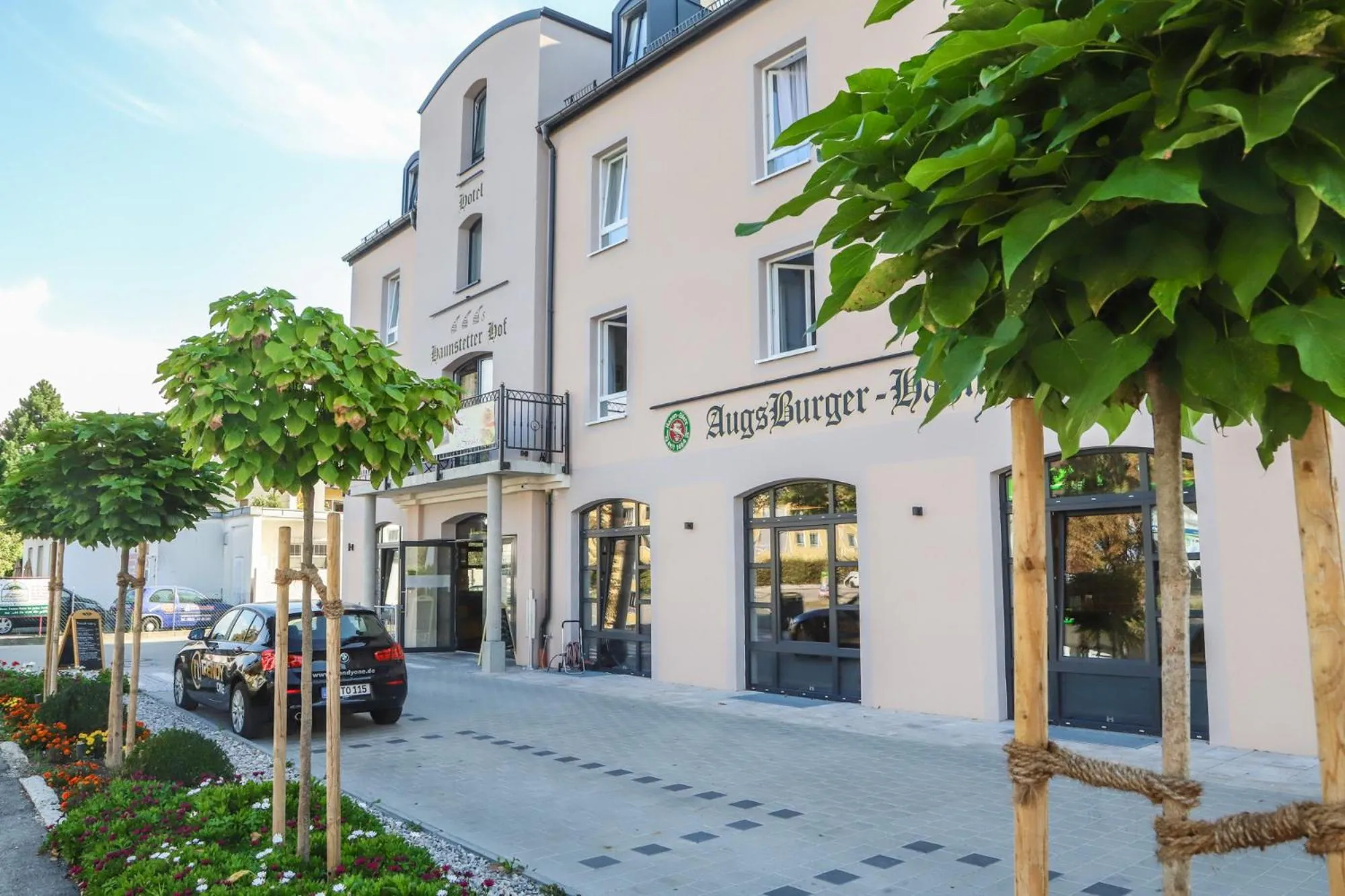 Facade/entrance in Hotel Haunstetter Hof Augsburg