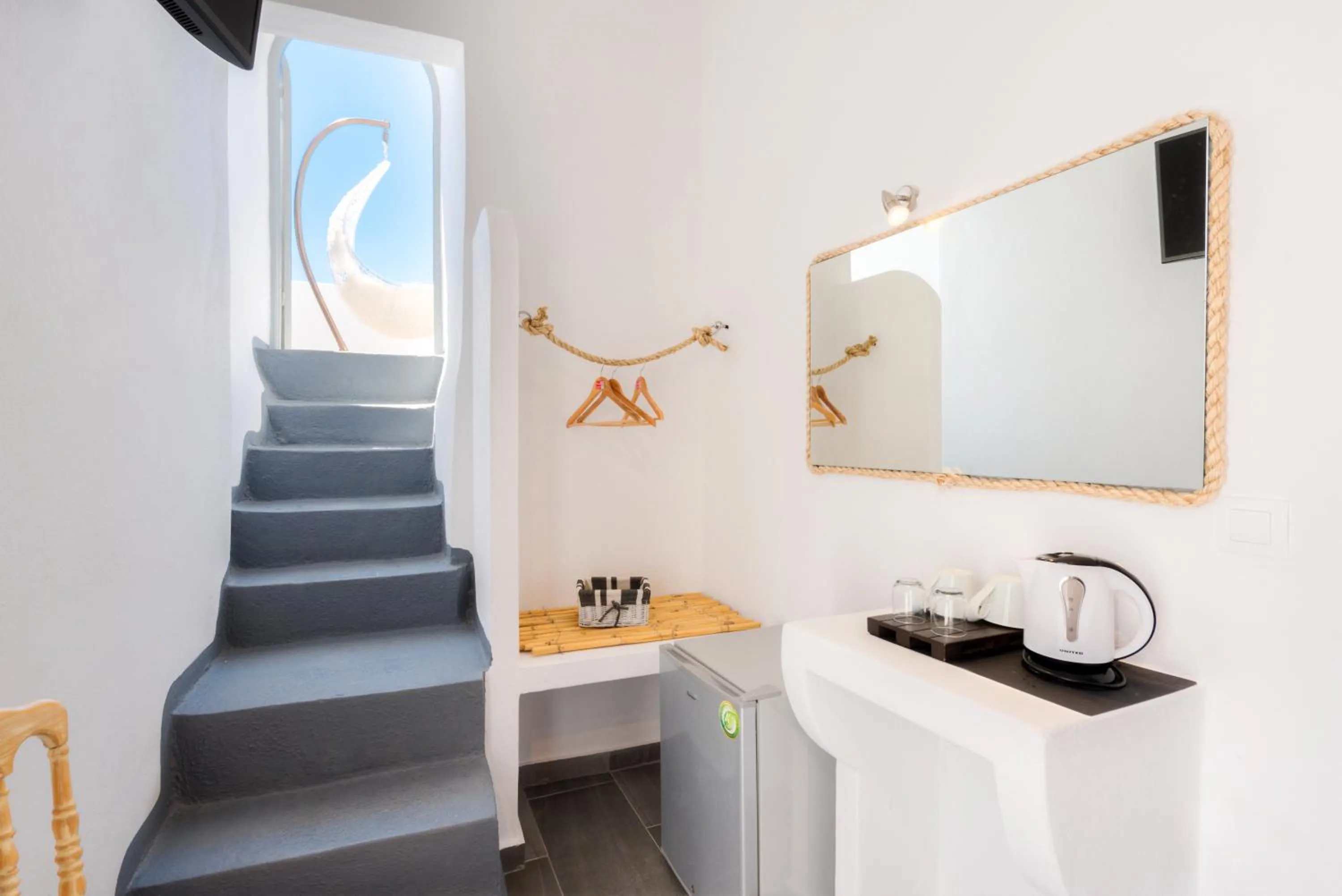 Coffee/tea facilities in Katris Apartments