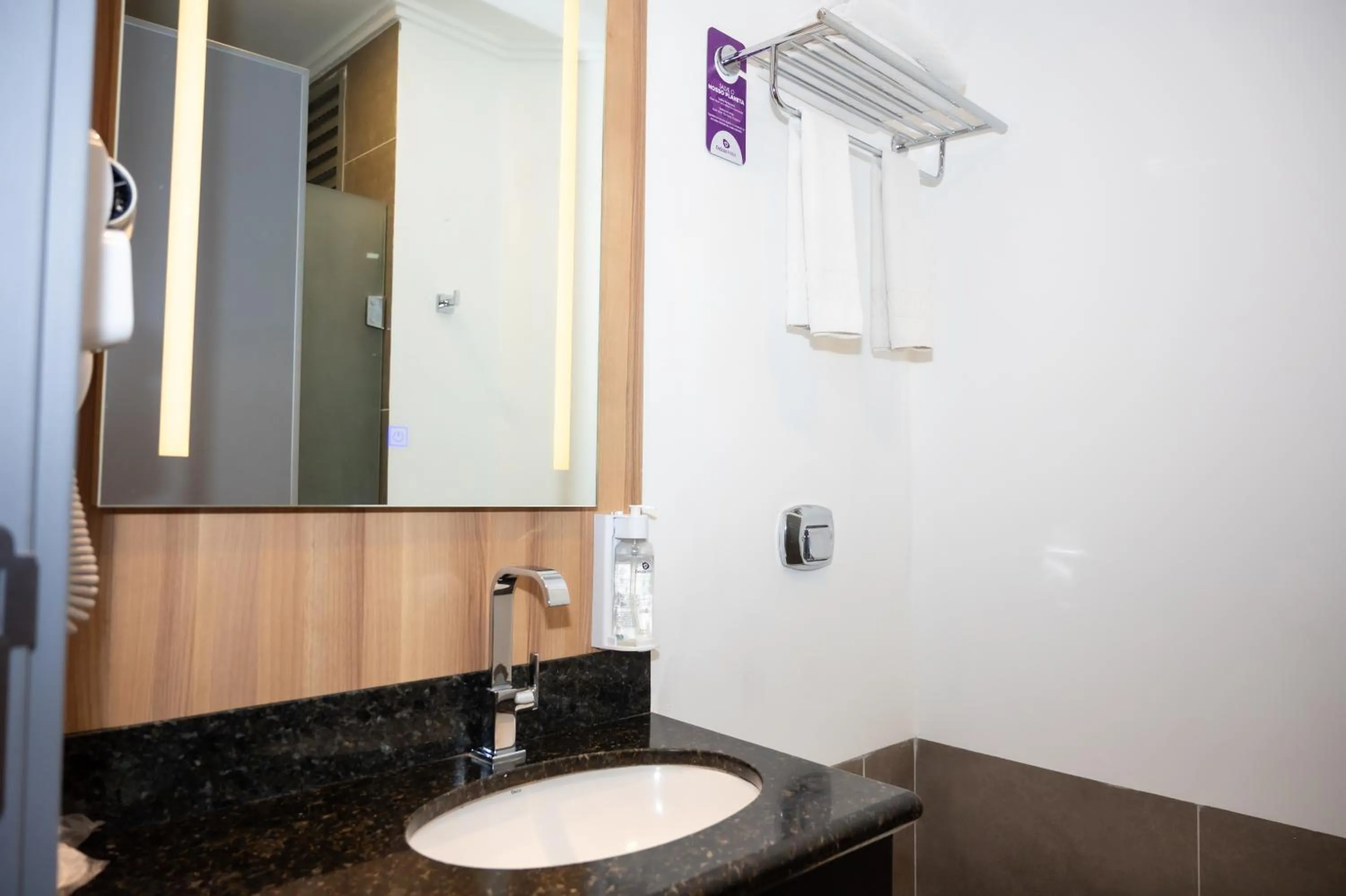 Bedroom in Delcas Hotel