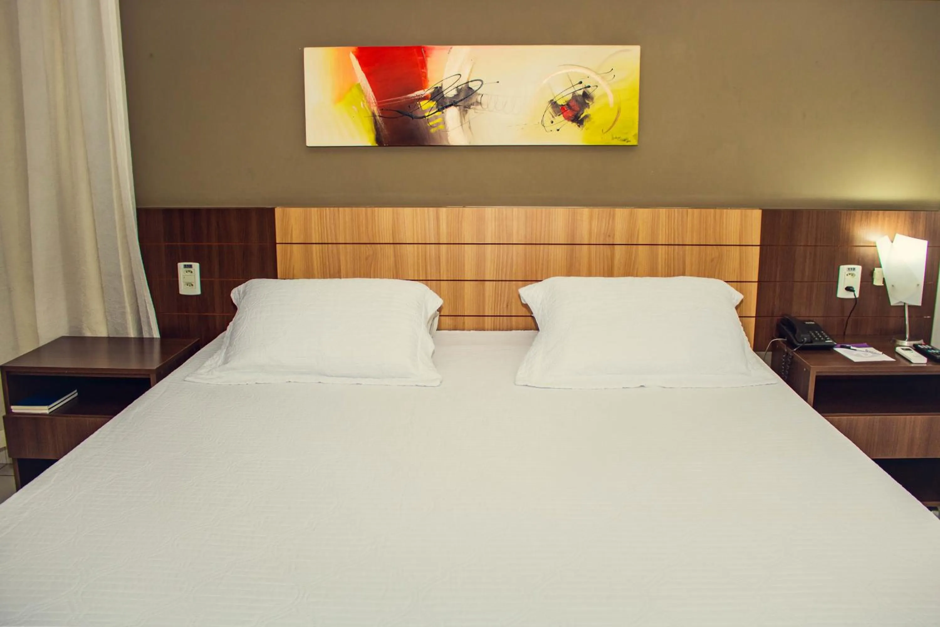 Suite with Spa Bath - single occupancy in Delcas Hotel