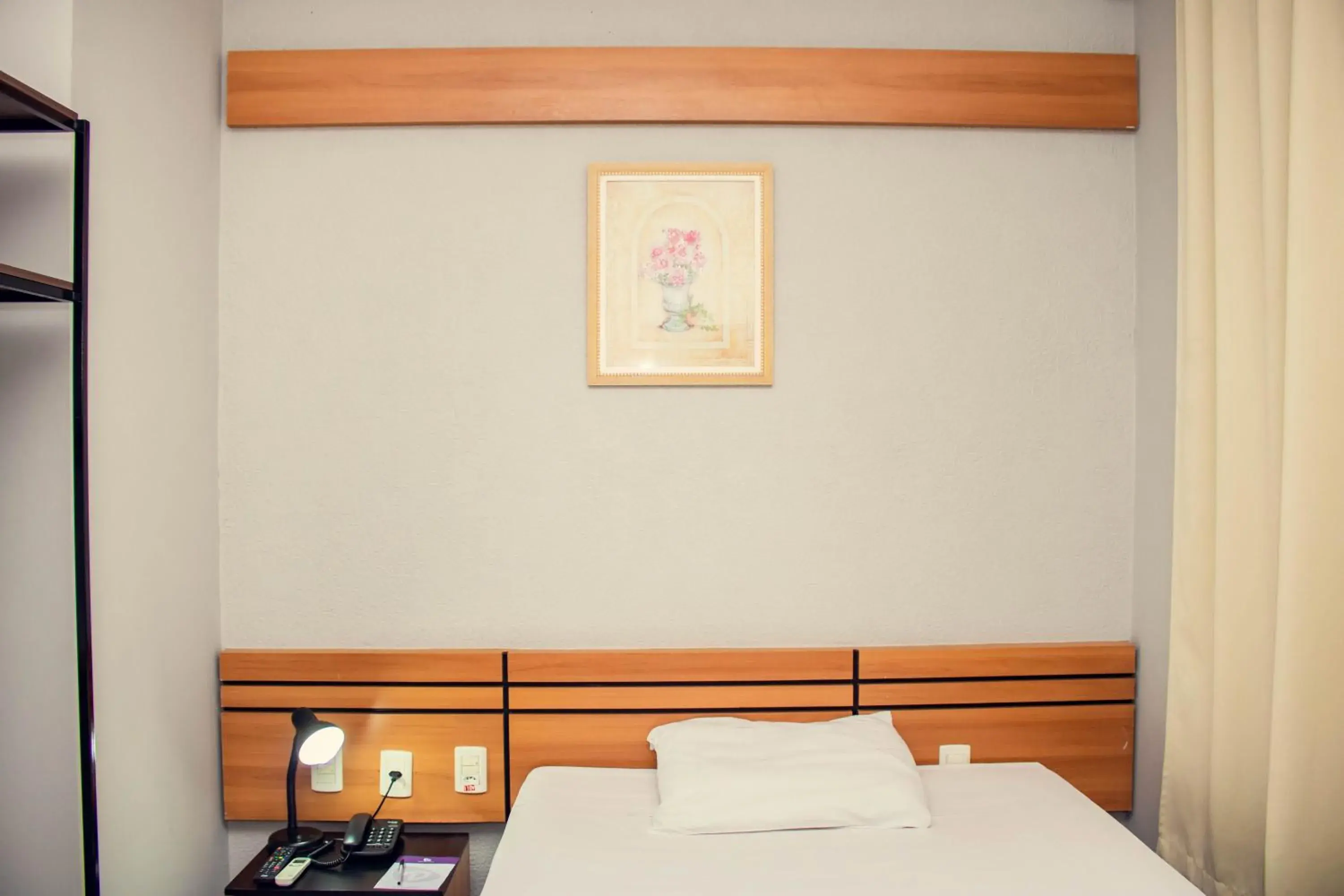 Standard Single Room - single occupancy in Delcas Hotel Standard Single Room - single occupancy in Delcas Hotel