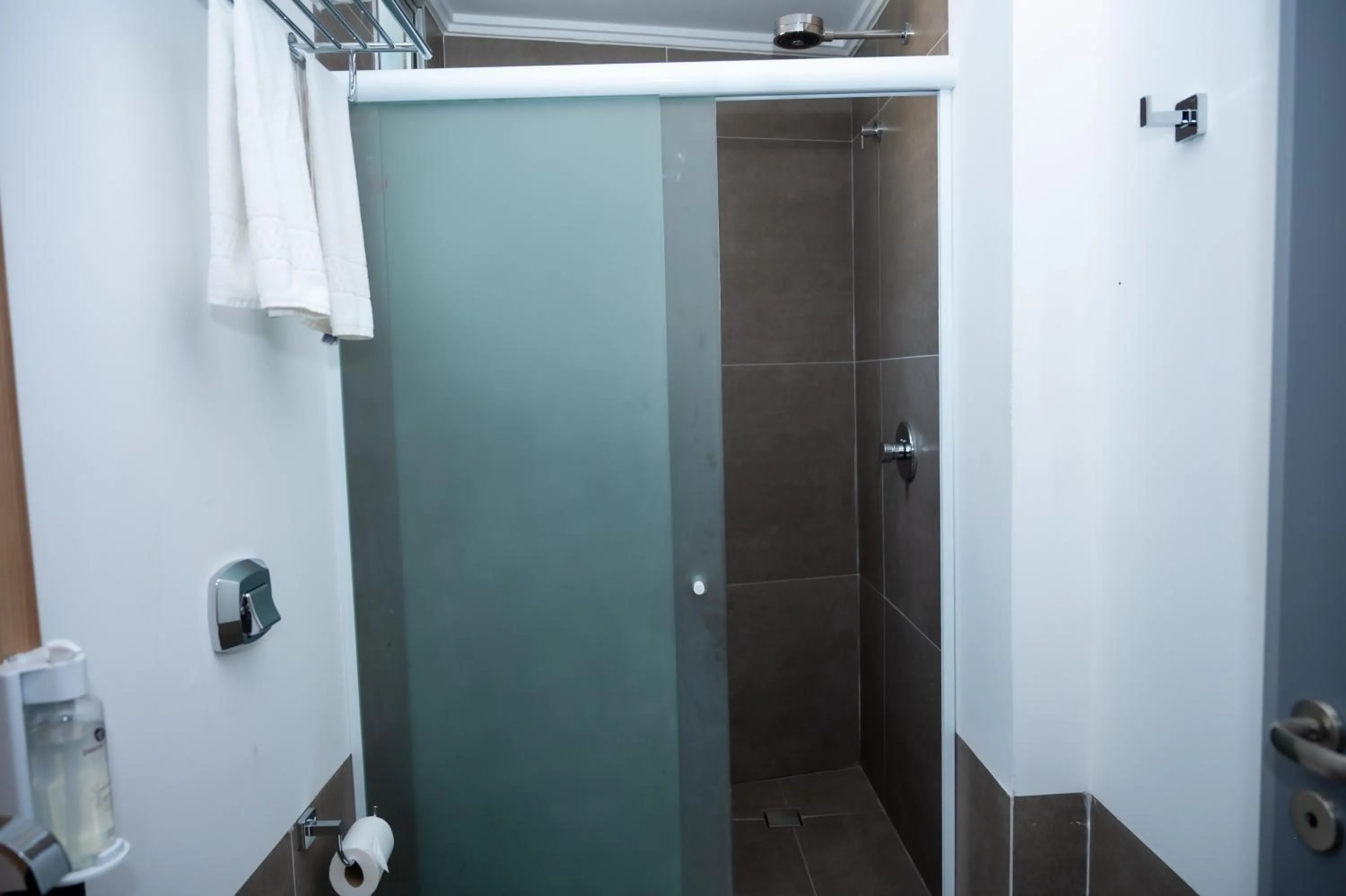 Bedroom in Delcas Hotel