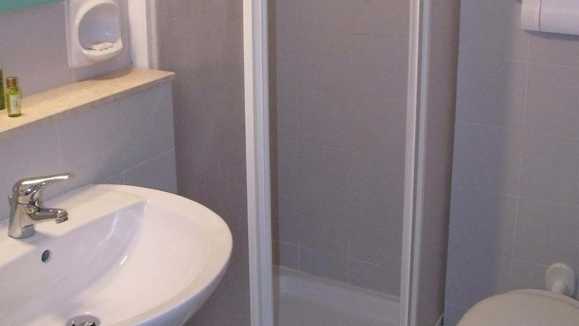 Bathroom in Hotel degli Ulivi