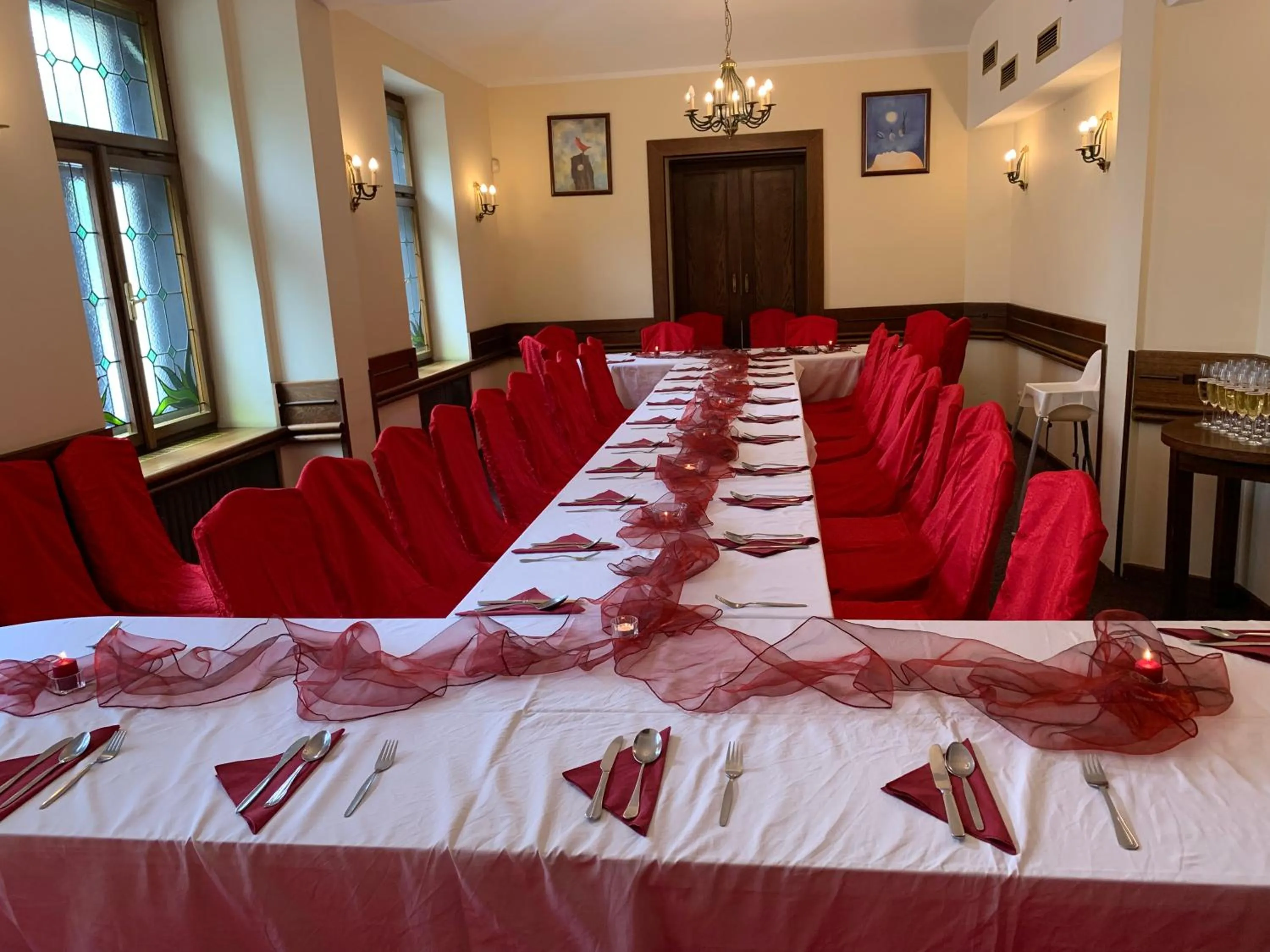 Restaurant/places to eat in Hotel Braník