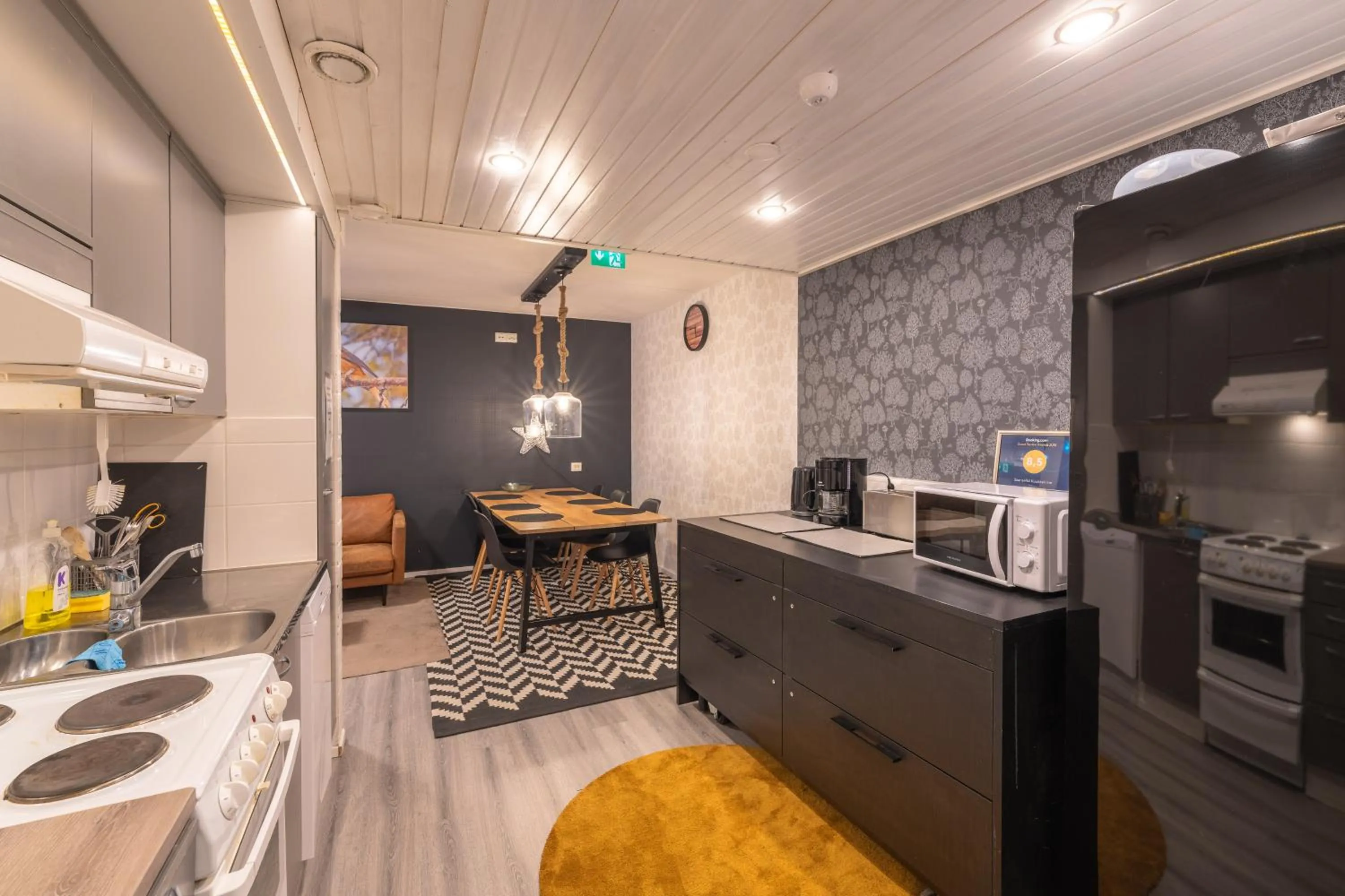 Kitchen or kitchenette in Kuukkeli Saariselkä Inn