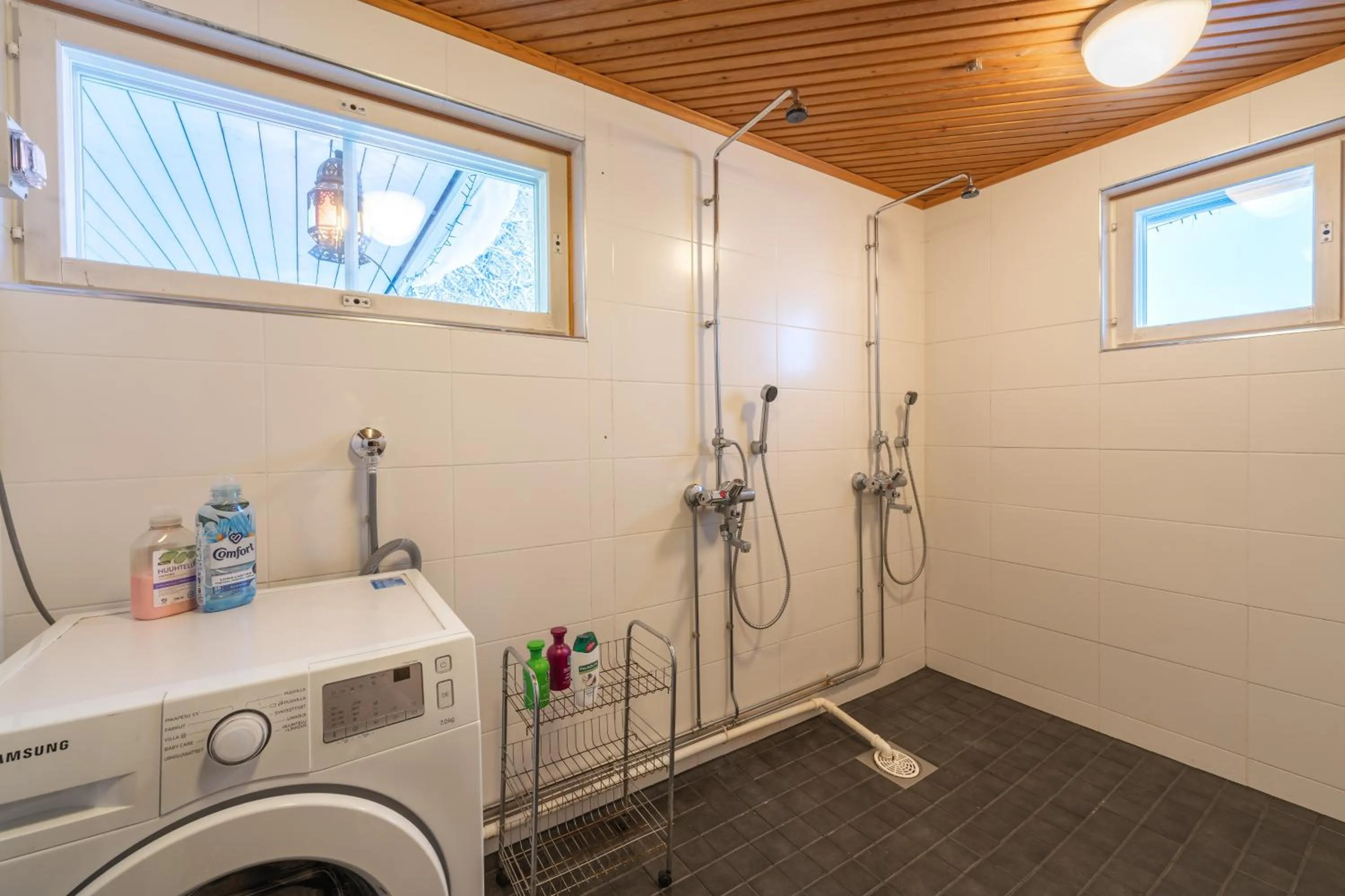 Shower in Kuukkeli Saariselkä Inn