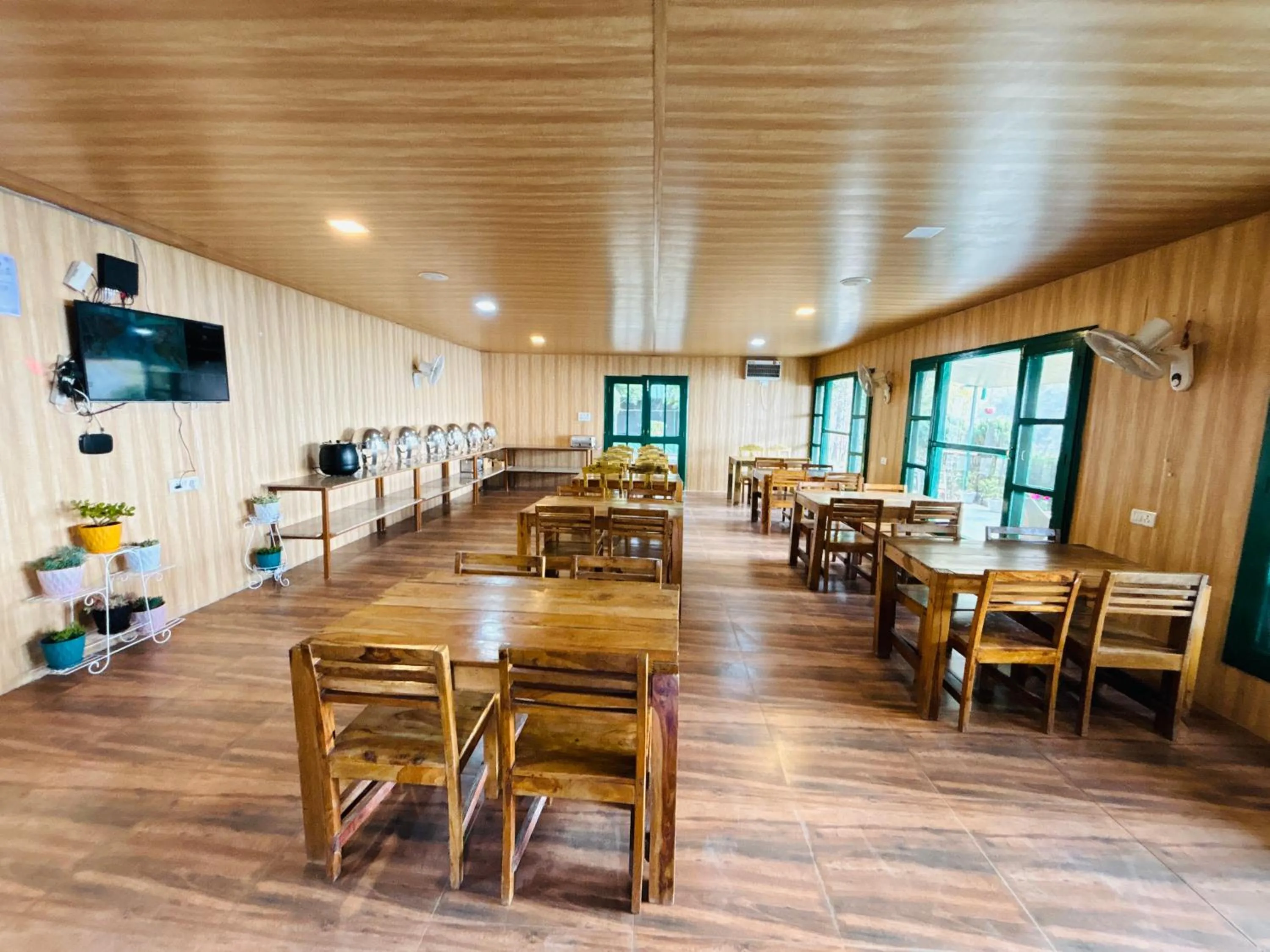 Restaurant/places to eat in Room on the Roof, Viraatkhai-Chakrata, By Himalayan Eco Lodges