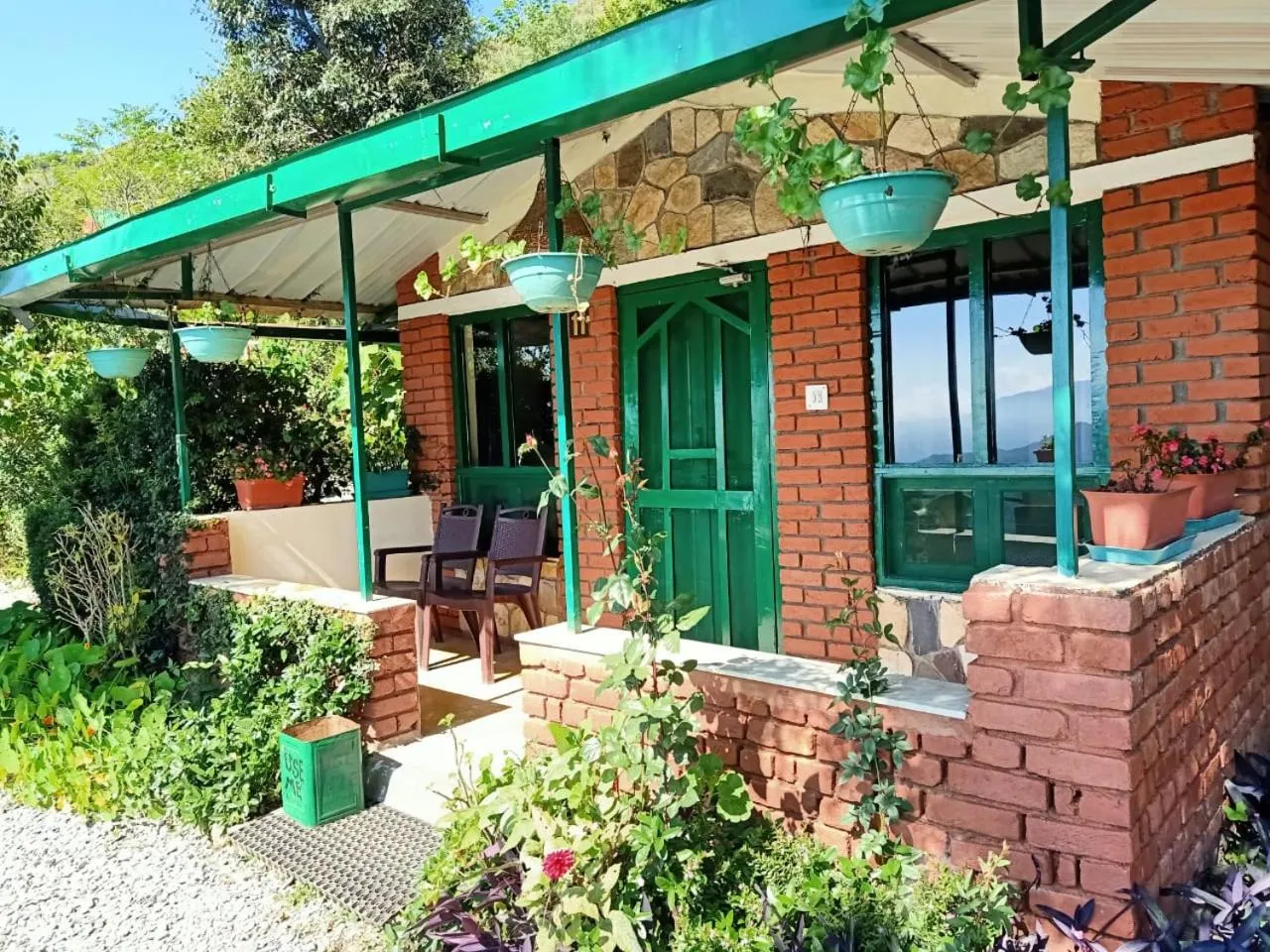 Facade/entrance in Room on the Roof, Viraatkhai-Chakrata, By Himalayan Eco Lodges