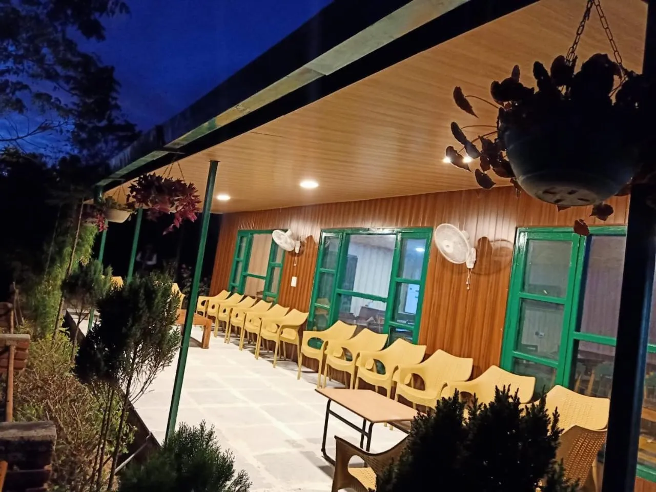 Seating area in Room on the Roof, Viraatkhai-Chakrata, By Himalayan Eco Lodges
