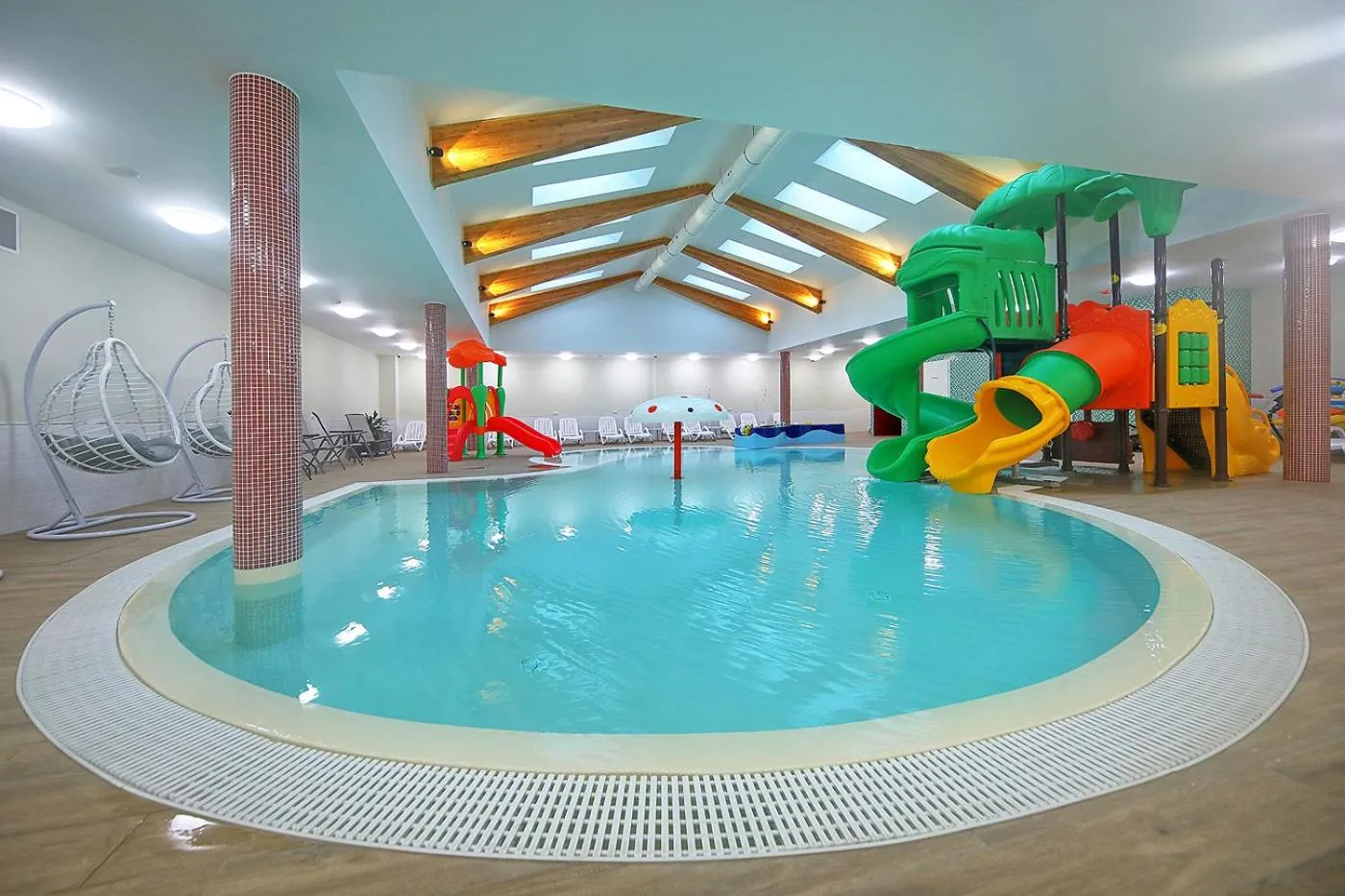 Swimming pool in Nádas Tó Park Hotel