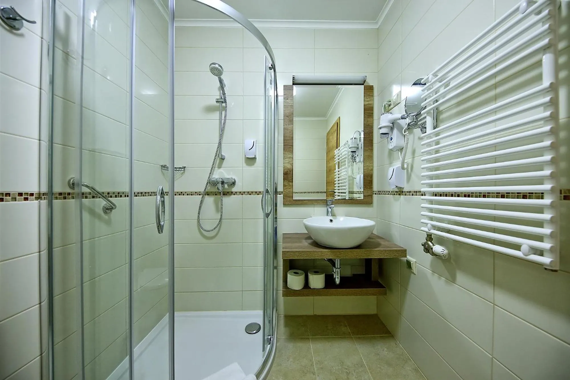 Shower in Nádas Tó Park Hotel