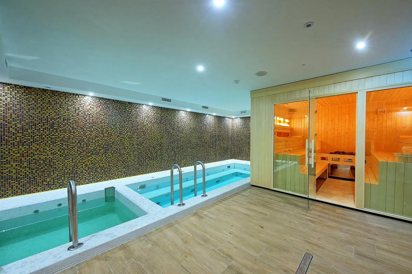 Hot Tub in Nádas Tó Park Hotel