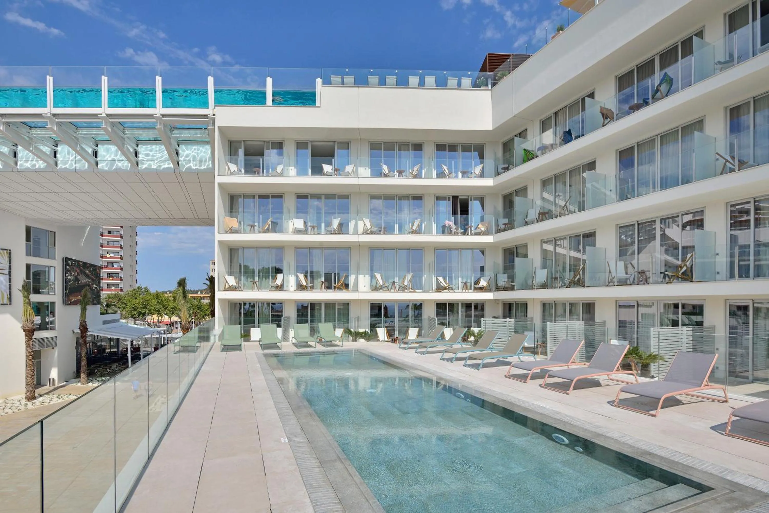 Property building in INNSiDE by Meliá Calviá Beach