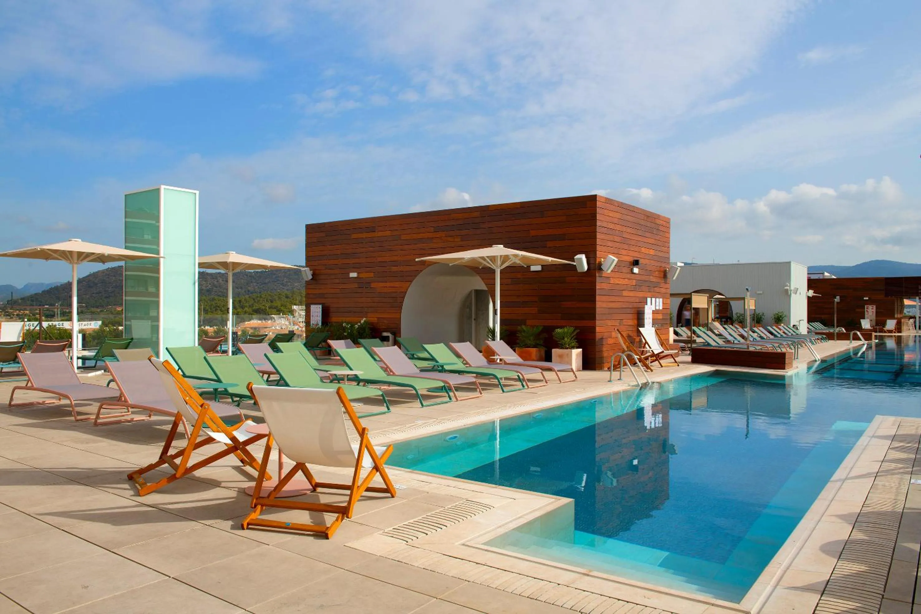 Swimming pool in INNSiDE by Meliá Calviá Beach
